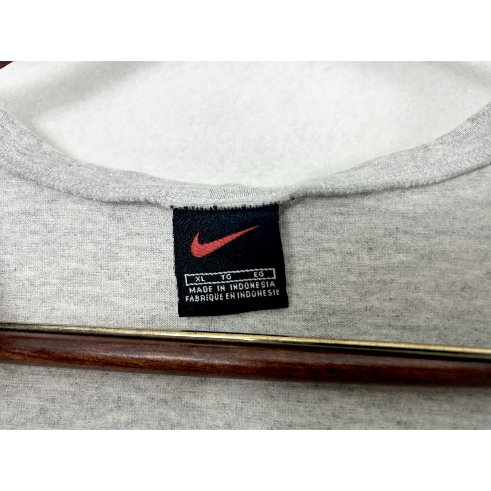 Nike Vintage Nike 90's Tank Top XL Gray Center Logo Basketball Size US XL / EU 56 / 4 - 3 Thumbnail