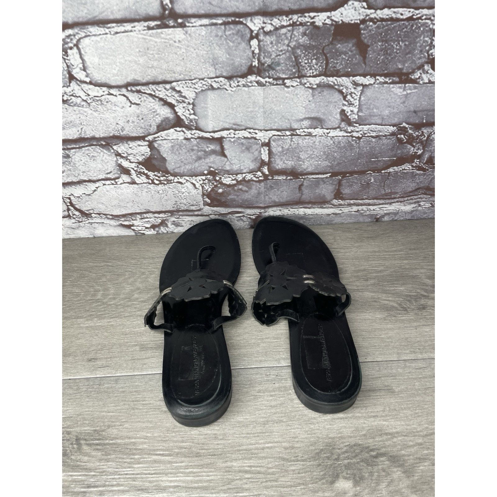 Vera Wang Vera Wang Lavender Label Black Leather Slides Thong Sandals Size US 6 / IT 36 - 6 Thumbnail