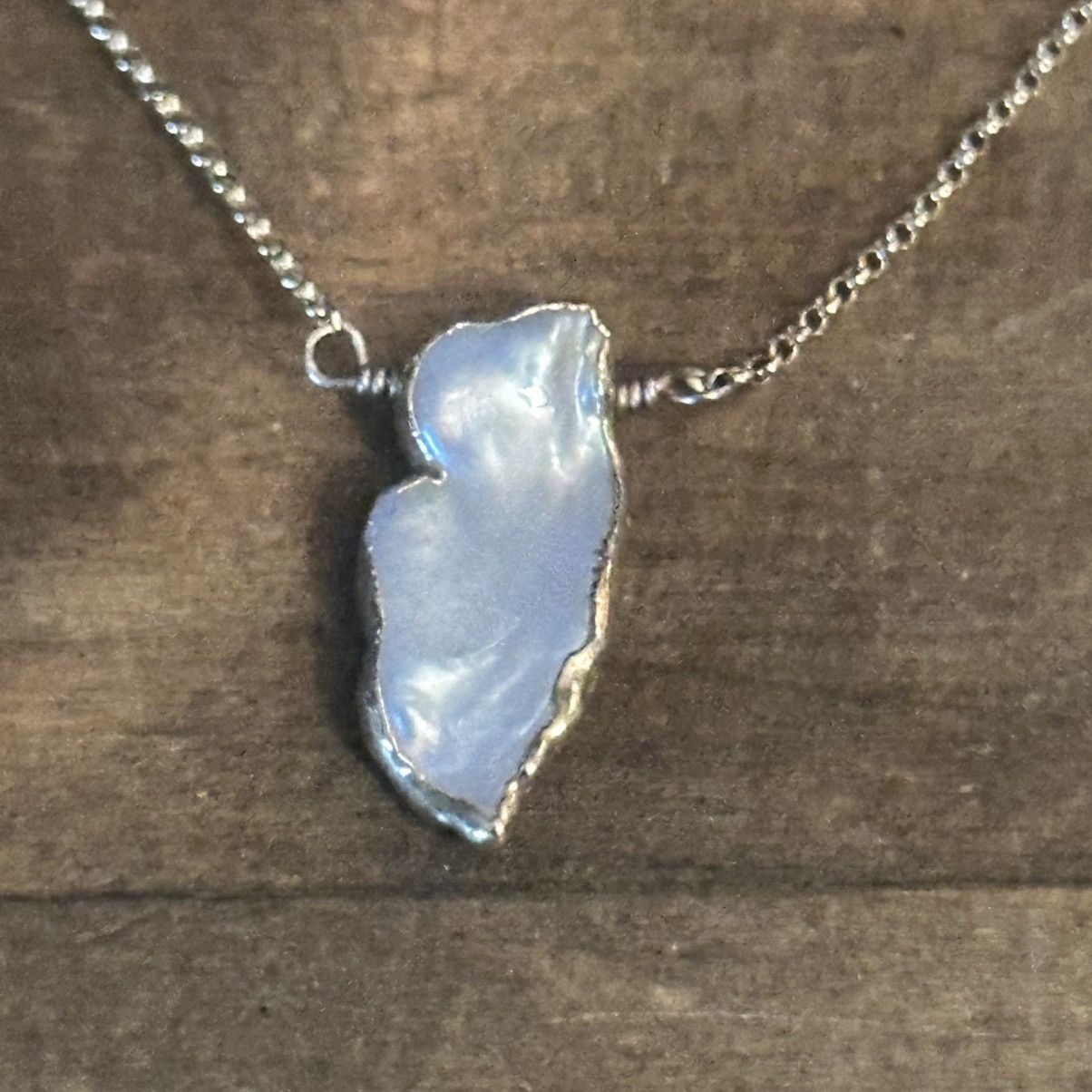 Other Luna Norte Beachy Bride Poppy pearl pendant necklace Size ONE SIZE - 5 Thumbnail