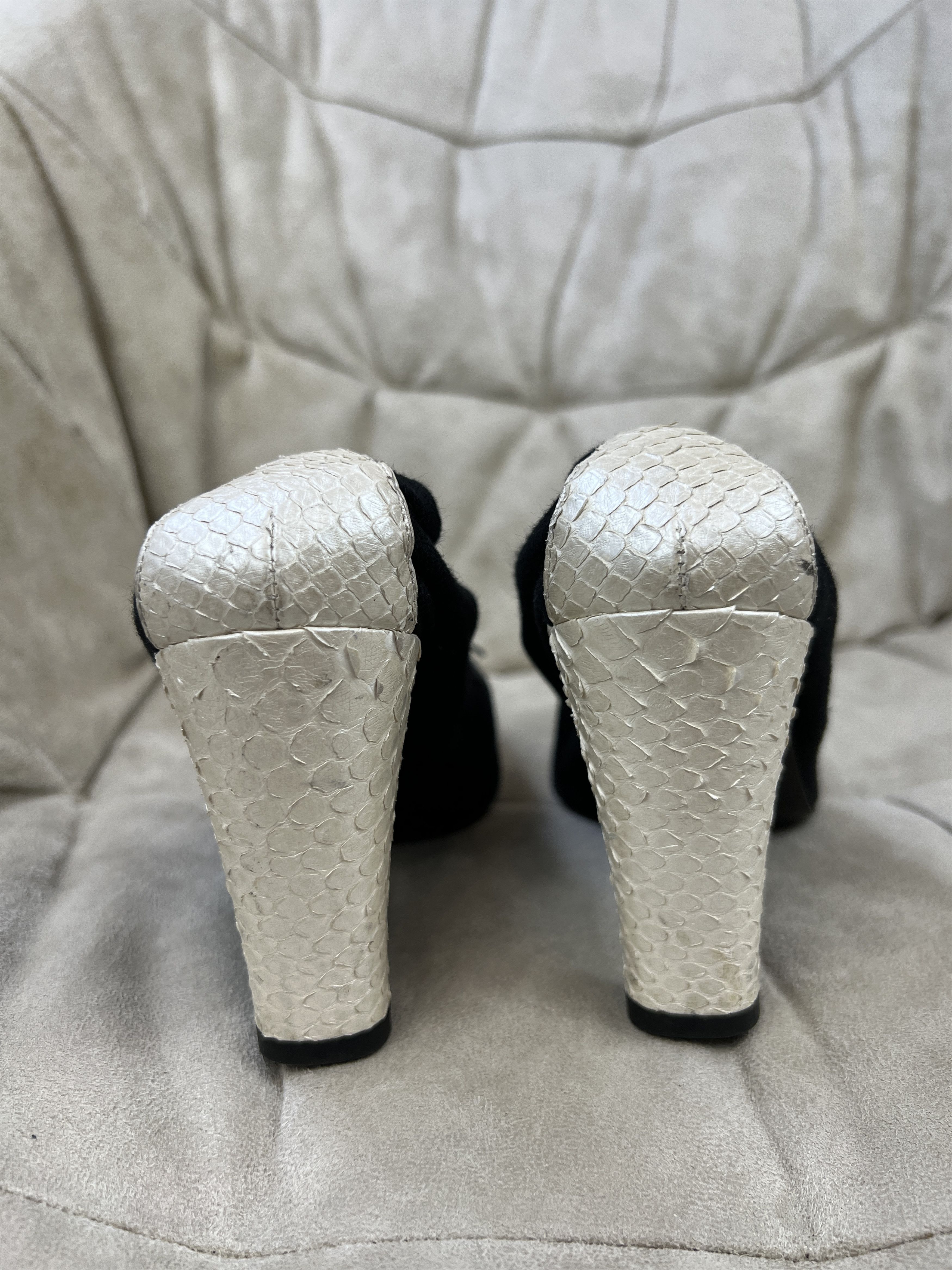 Chanel Chanel CC Logo Heels Balets Snake Skin Size US 7 / IT 37 - 13 Thumbnail