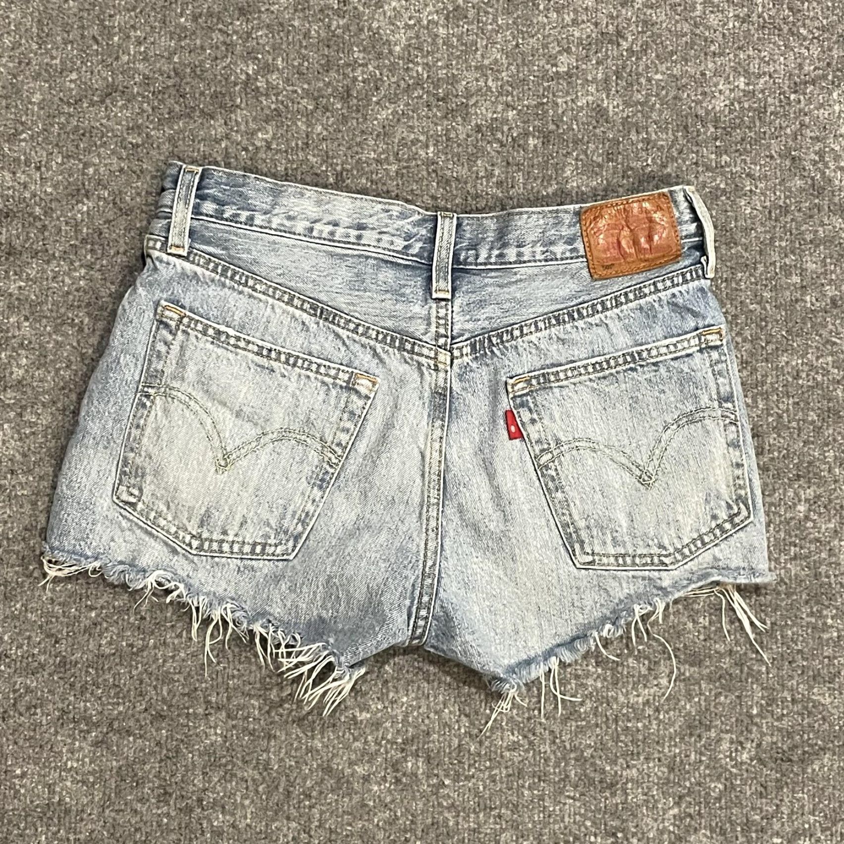 Levi's Levi's 501 Cutoff Denim Shorts Womens W27 Blue Distressed Button Fly Frayed Hem Size 27" / US 4 / IT 40 - 2 Thumbnail
