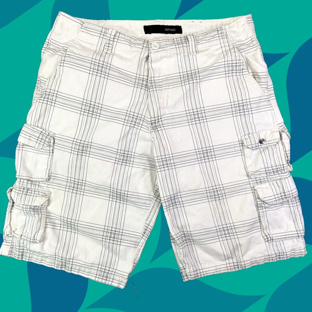 Vintage Iron Co Cargo Shorts Mens 36 White Plaid Relaxed Fit Skater Y2K Outdoor Retro 90s, Men's