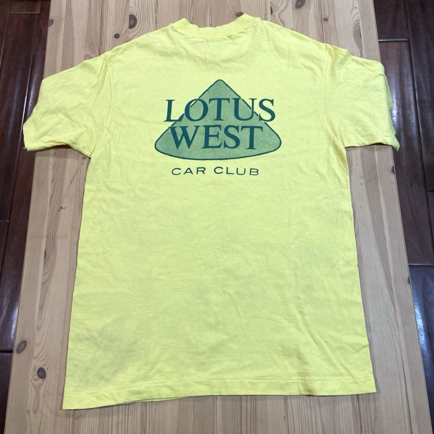 Hanes VINTAGE Lotus Car Club T Shirt Hanes Beefy-T L Yellow Men 90s Stitch Boys Mens Shirts Size US L / EU 52-54 / 3 - 6 Thumbnail