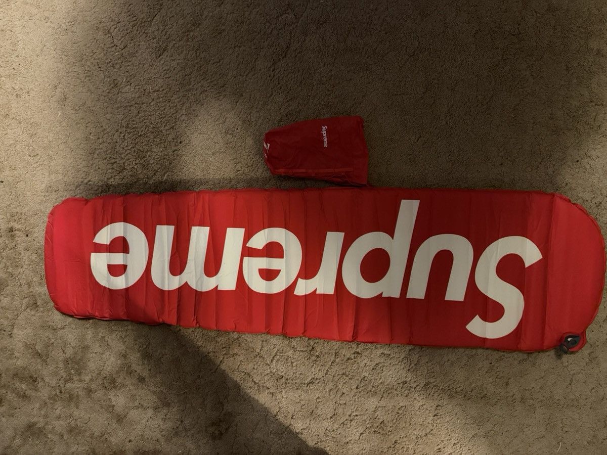 Supreme Supreme S.t.S. Self Inflating Sleeping Matt SS21 Size ONE SIZE - 1 Thumbnail
