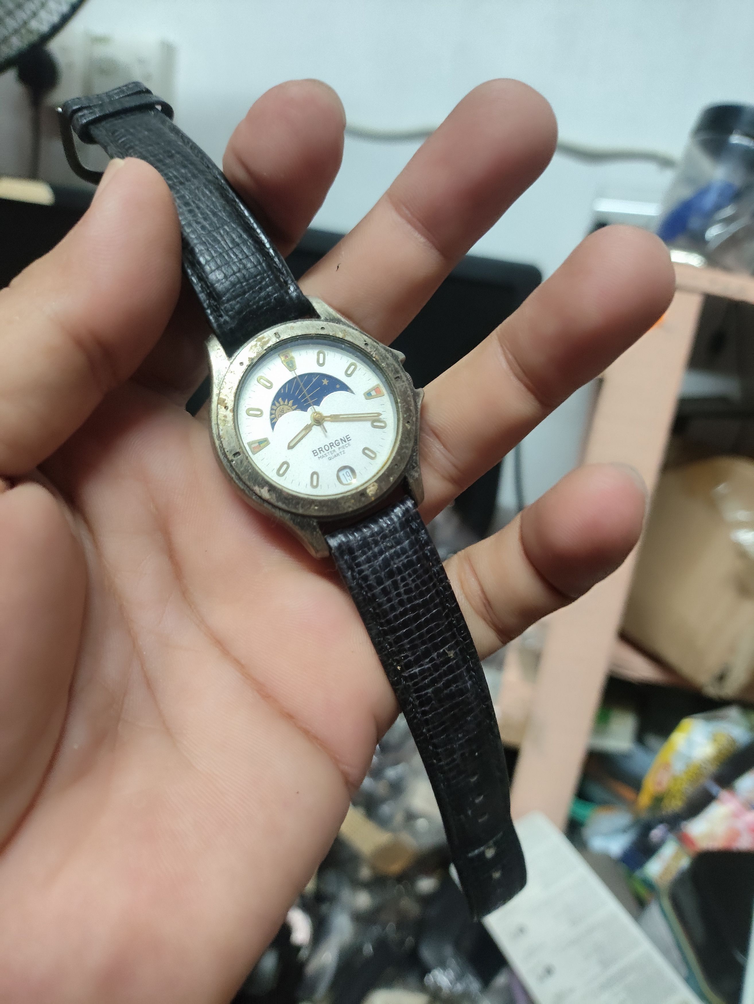 Vintage Vintage Collection MOON PHASE Watch (Need Service) Size ONE SIZE - 9 Thumbnail
