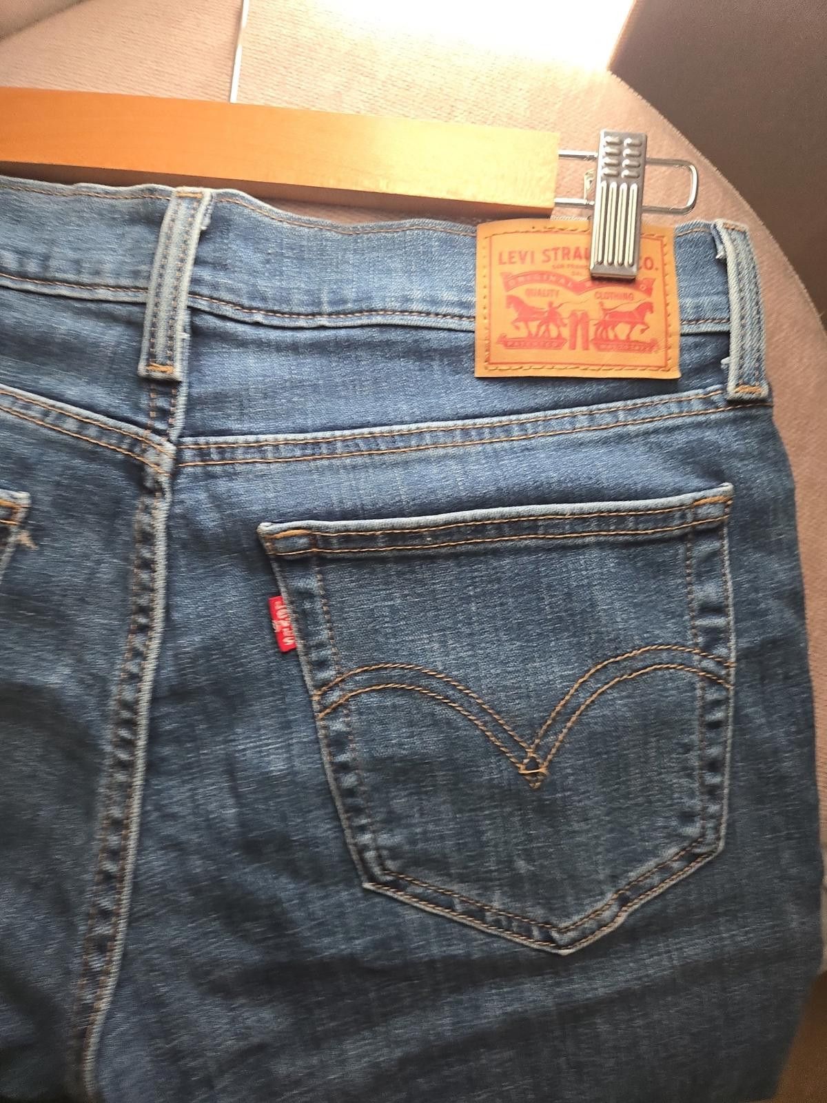 Levi's Levi's Cropped Boyfriend Distressed Jeans Size 27 Size 27" / US 4 / IT 40 - 5 Thumbnail