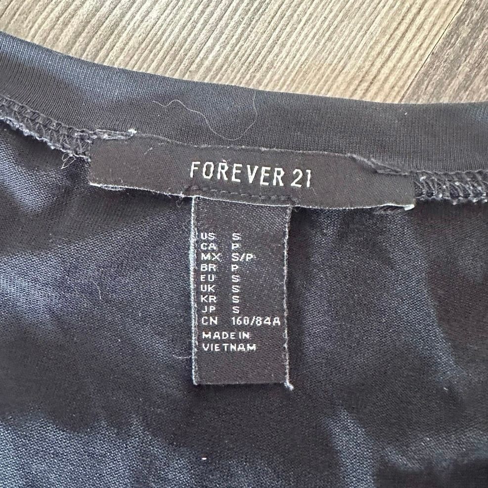 Forever 21 forever 21 black crop top Size S / US 4 / IT 40 - 2 Thumbnail