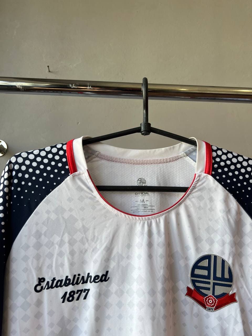 Sports Specialties 2019/20 BOLTON WANDERERS HOME SOCCET JERSEY FOOTBALL SHIRT M Size US M / EU 48-50 / 2 - 4 Thumbnail