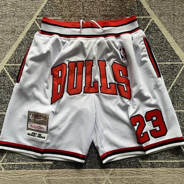 NBA XL Bulls Short 23 Michael Jordan Short Nba Pocket Short Size US 36 / EU 52 - 1 Thumbnail