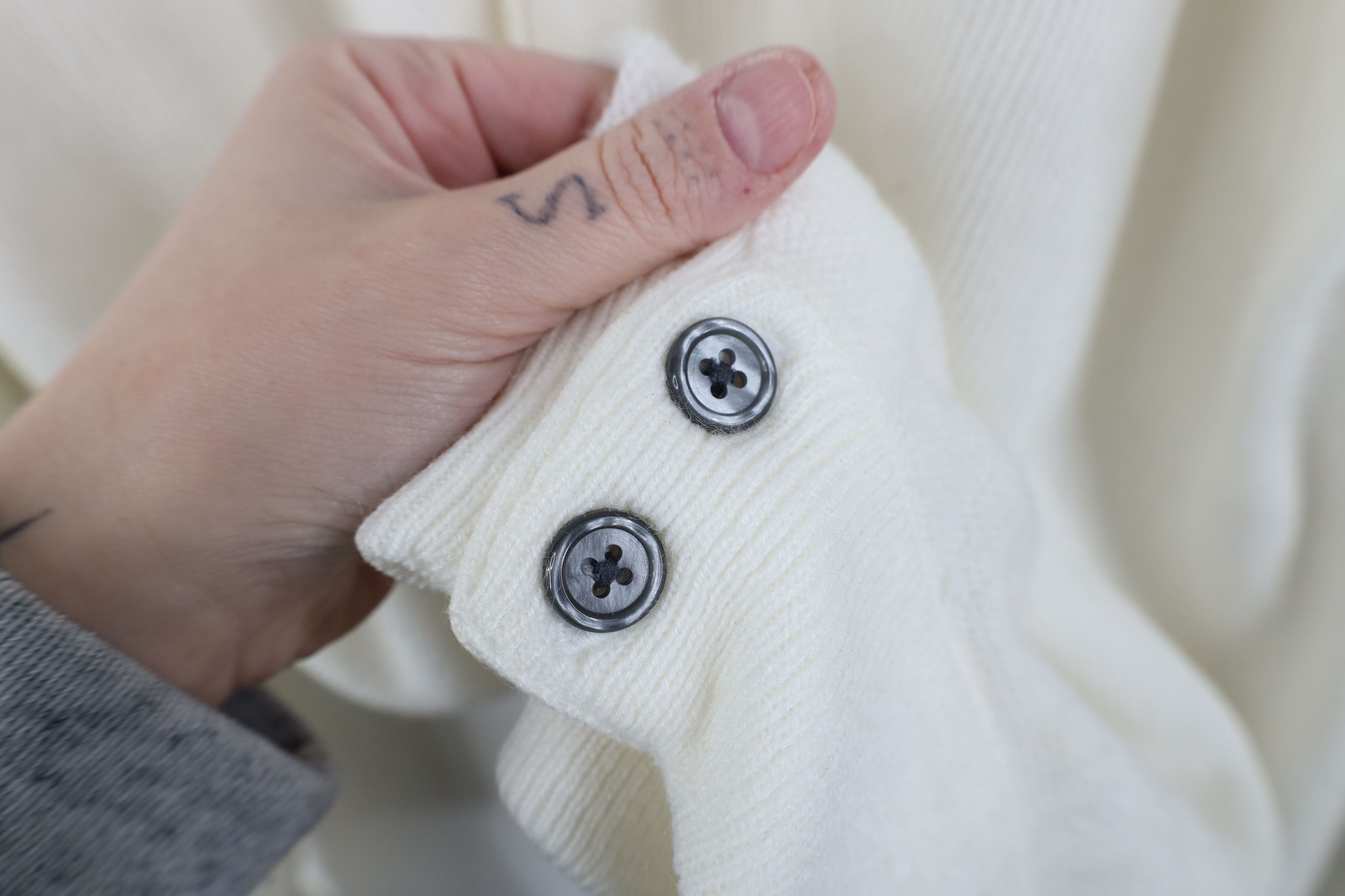 Izod Vintage 90s Izod Spell Knit Cardigan Sweater White Acrylic Size US XL / EU 56 / 4 - 9 Thumbnail