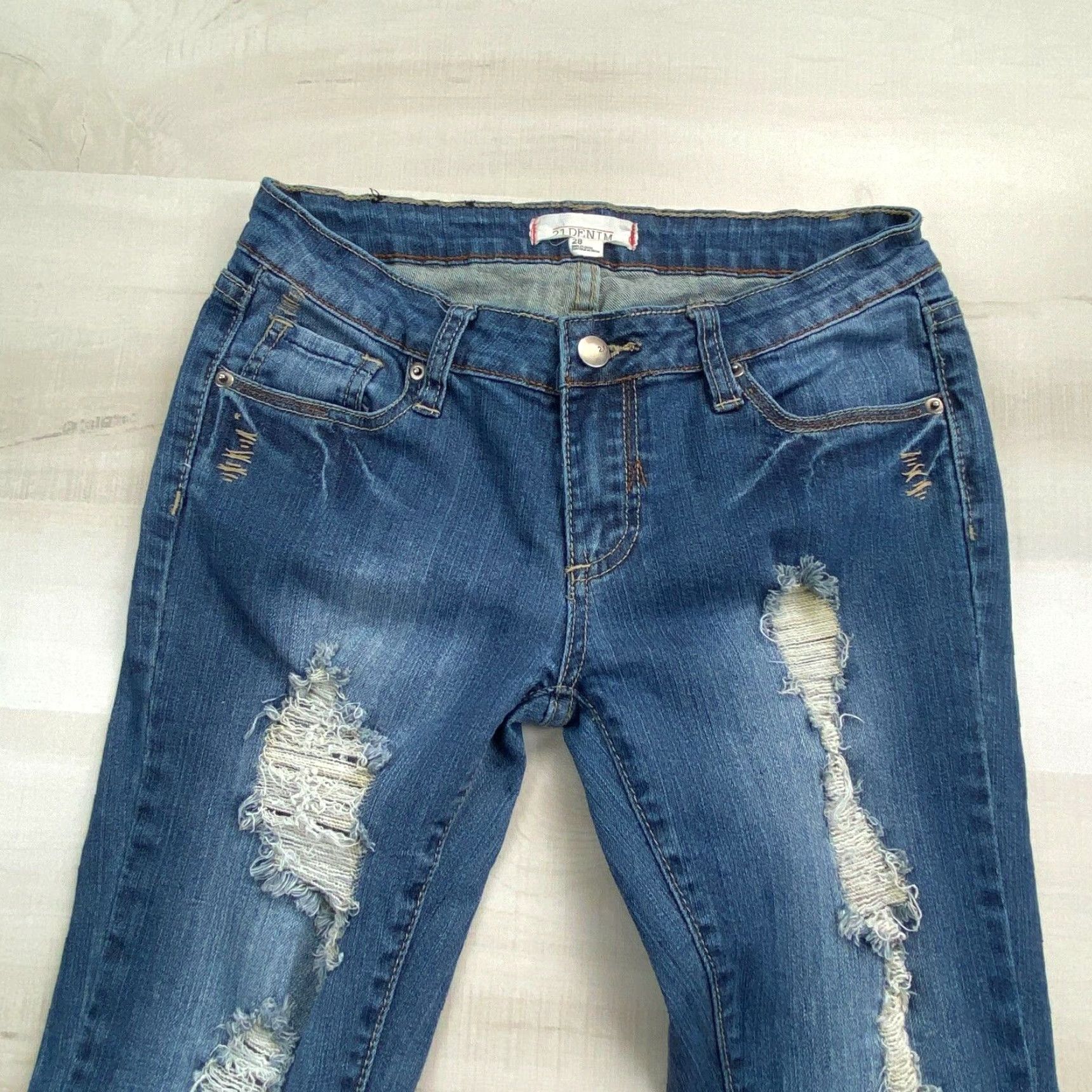 Vintage 2.1 Denim Women's Skinny Distressed Jeans Medium Wash Blue Low Rise Size 28 Size 28" / US 6 / IT 42 - 2 Thumbnail