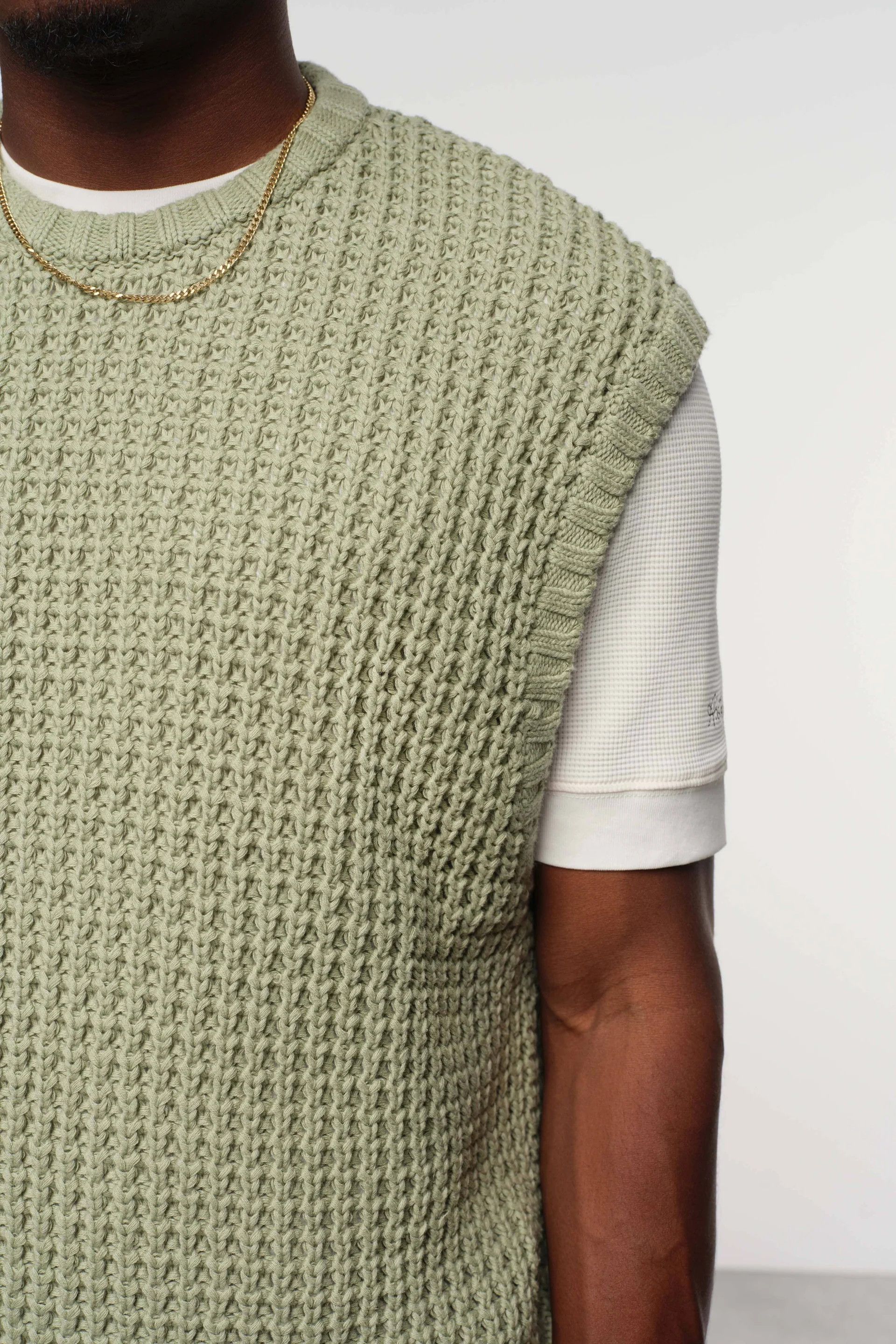 About:Blank moss stitch knitted vest Size US L / EU 52-54 / 3 - 3 Thumbnail
