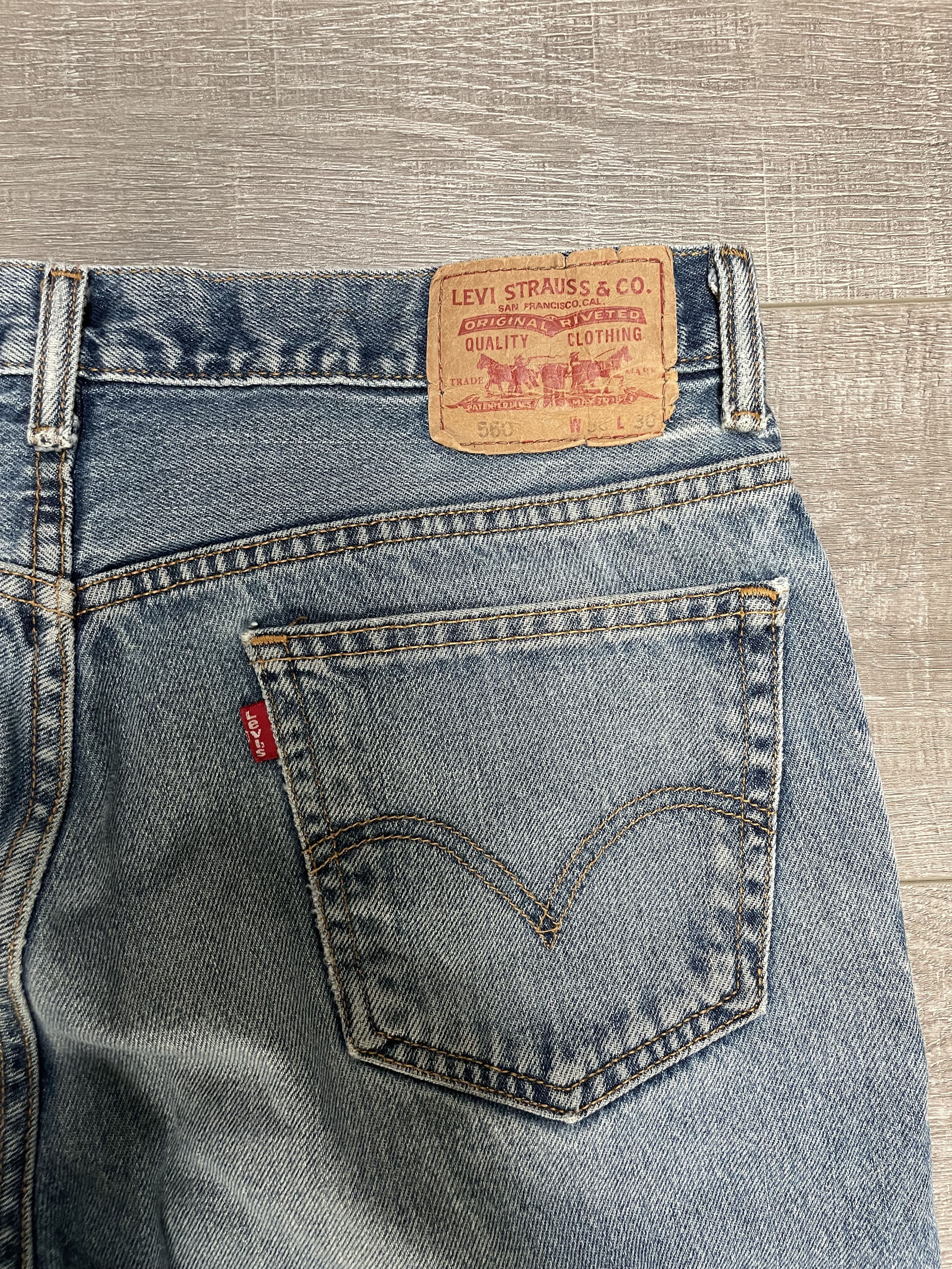 Levi's VTG Levis 560 Comfort Fit Jeans Baggy Light Wash 36x30 Size US 36 / EU 52 - 3 Thumbnail