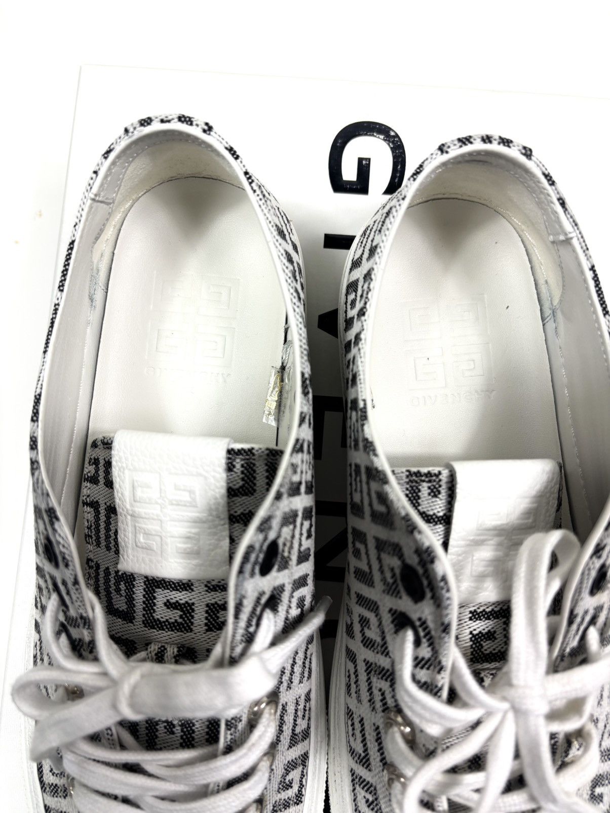 Givenchy Givenchy City 4G Low Top Sneakers – Size 9 Size US 8.5 / EU 41-42 - 4 Thumbnail