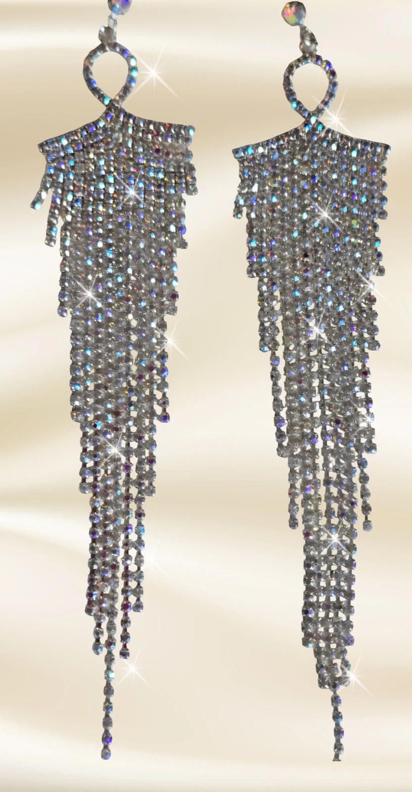 The Unbranded Brand Rhinestone Earrings Aroura Borealis Dangle Elegant NEW Size ONE SIZE - 1 Thumbnail