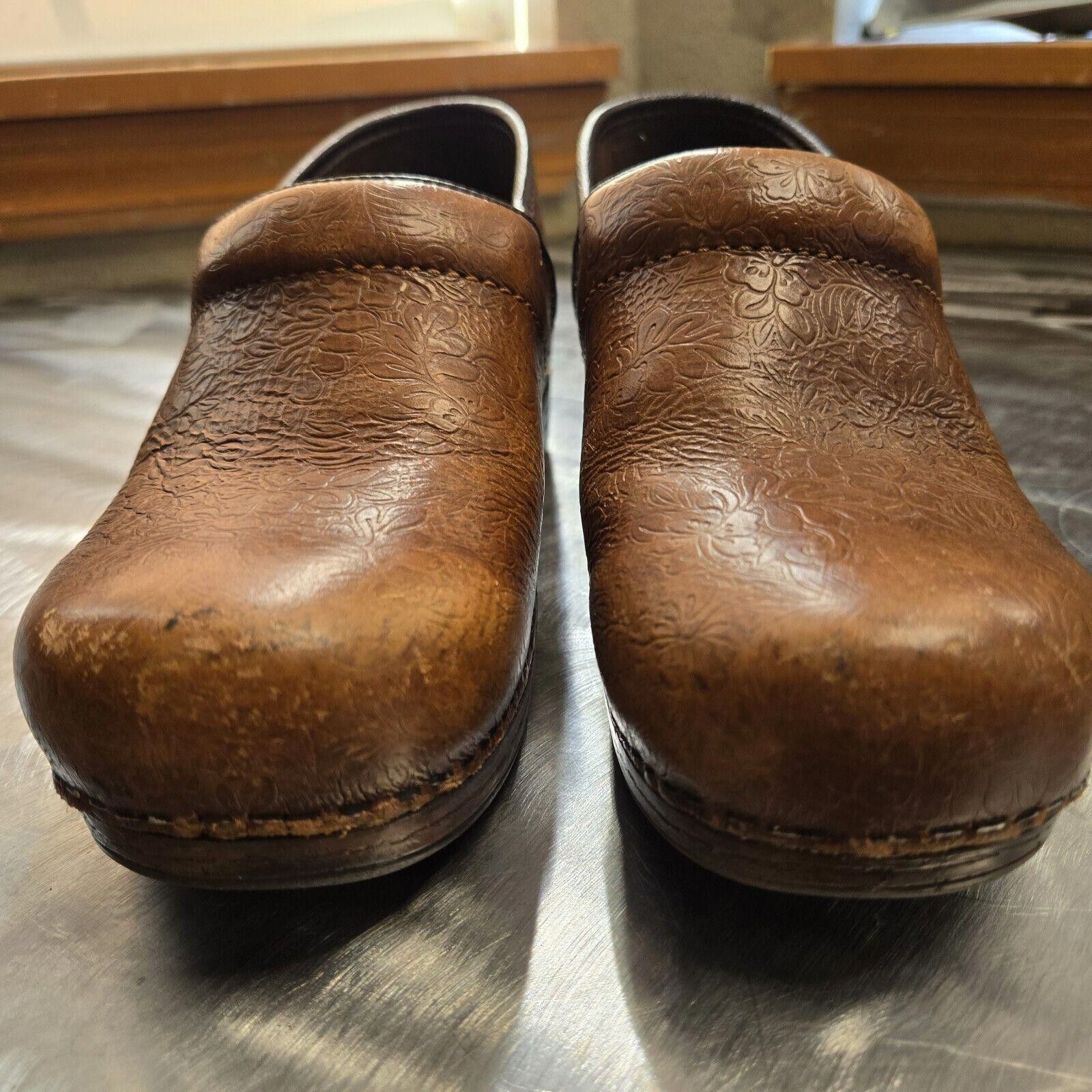 Designer DANSKO Caramel Stamped Leather Clog Shoes S 5.5 EUR 36 DS1 Size US 5.5 / IT 35.5 - 8 Thumbnail