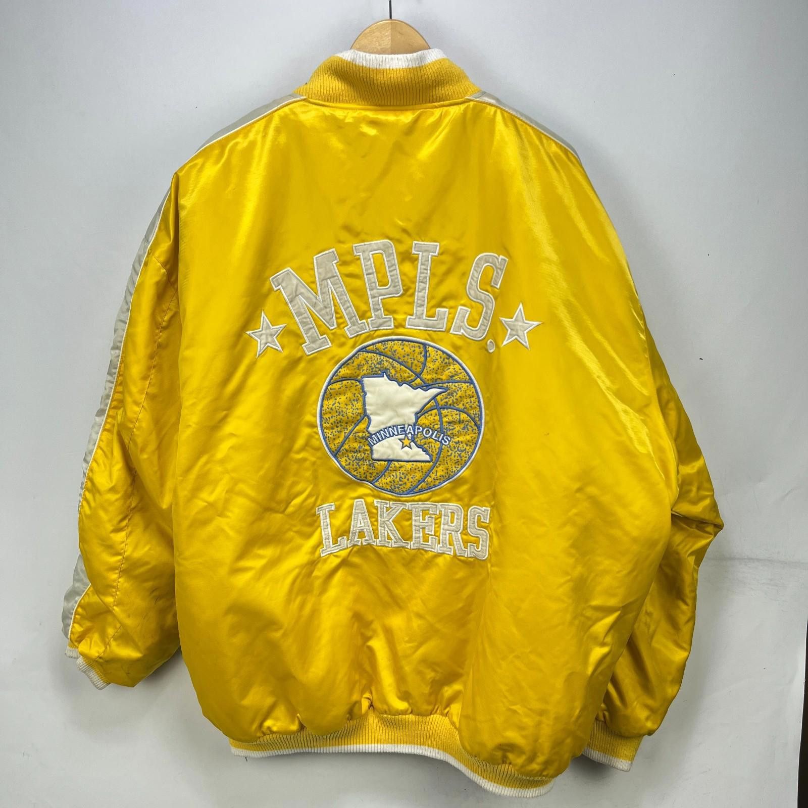 NBA Vintage Minneapolis Lakers Sand Bomber Jacket NBA 2XL Size US XXL / EU 58 / 5 - 1 Thumbnail