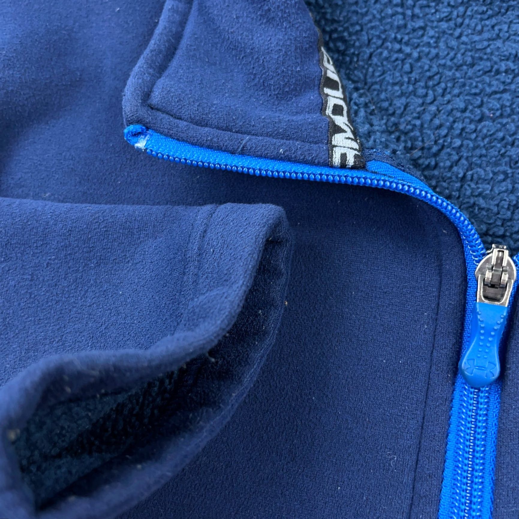 Under Armour Under Armour Sweatshirt Men L Blue Pullover 1/4 Zip Mock Neck Fleece Lined Performance/Activity All Seasons Regular Size Type: Regular Size US L / EU 52-54 / 3 - 7 Thumbnail