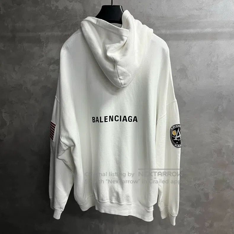 Balenciaga Balenciaga White Letter Logo Sticker Hooded Loose Long Sle Size US XS / EU 42 / 0 - 5 Thumbnail