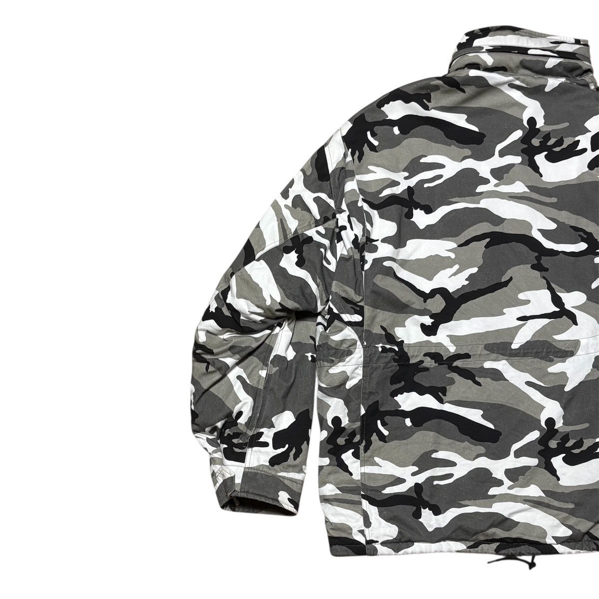 Balenciaga FALL 21 BALENCIAGA BY DEMNA CAMO MULTI JACKET Size US XS / EU 42 / 0 - 12 Thumbnail