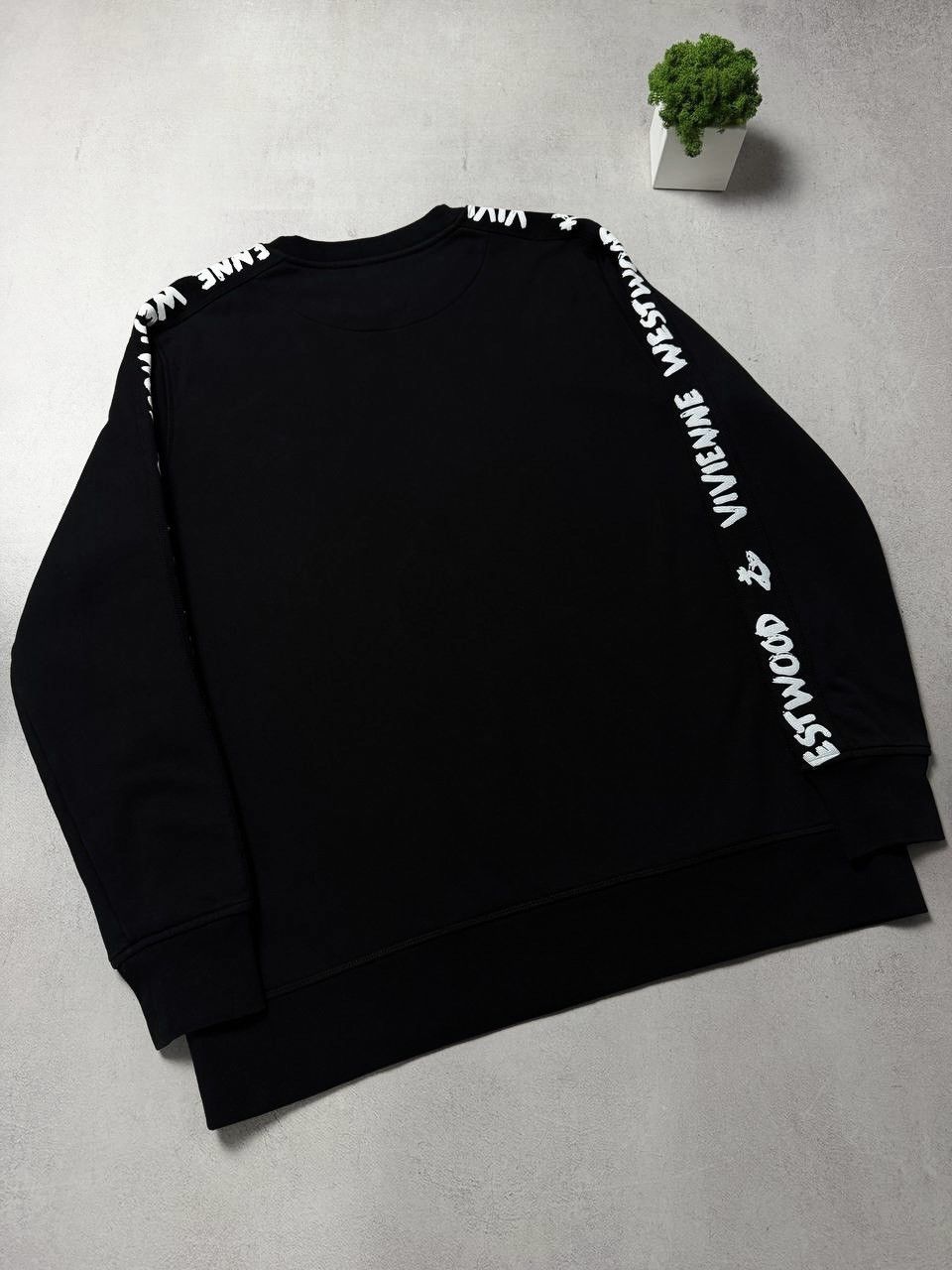 Vivienne Westwood Vivienne Westwood Sweatshirt Big Logo Black Mens Crew Neck Size US XXL / EU 58 / 5 - 9 Thumbnail