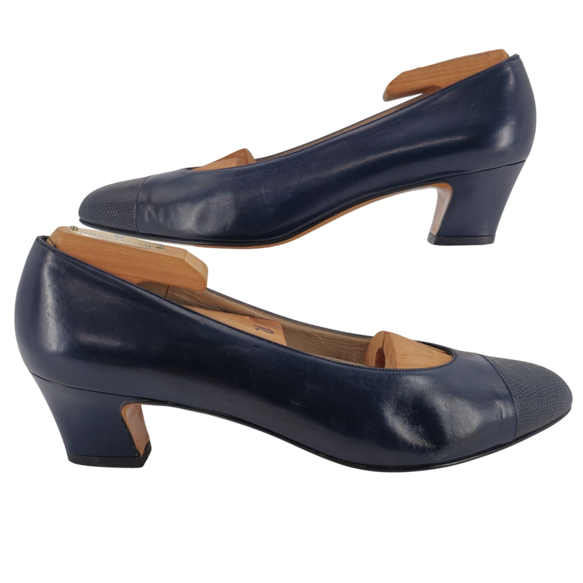 Vintage Salvatore Ferragamo Womens 9AA Navy Leather Reptile