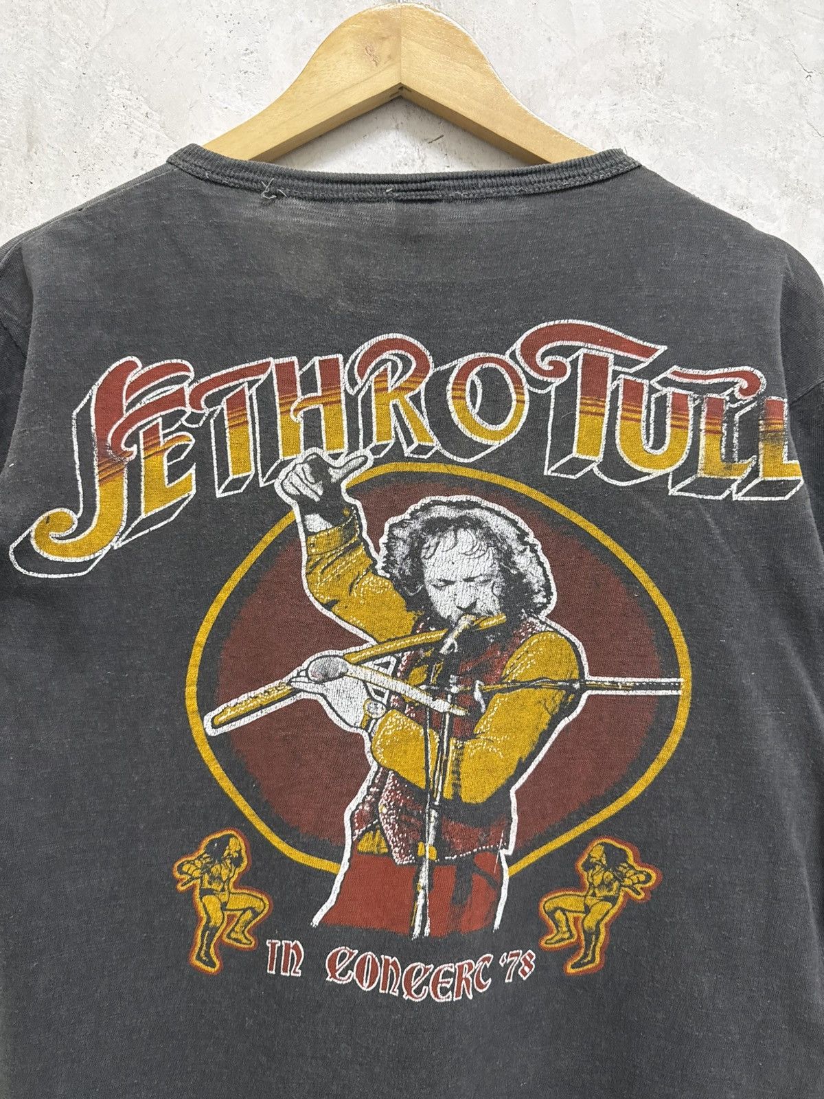 Band Tees × Vintage Vintage 70s Jethro Tull Tour Rock Band Tee Size US M / EU 48-50 / 2 - 7 Thumbnail