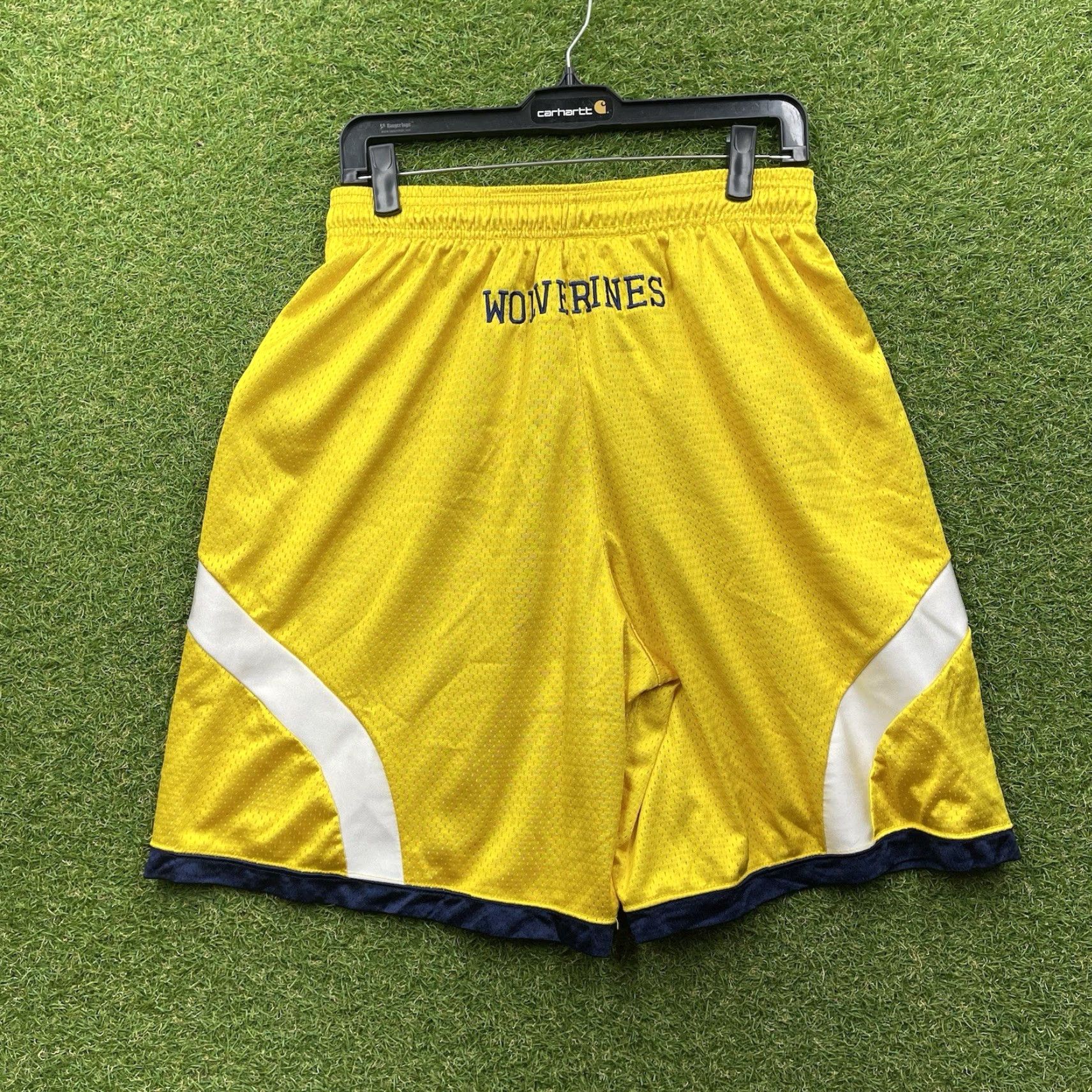 Adidas VINTAGE adidas Michigan Wolverines Shorts Mens L Yellow Jersey Logo Embroidered Team Issued Y2K Casual Sports University USA Basketball Baggy Pro Cut Size US 33 - 2 Thumbnail