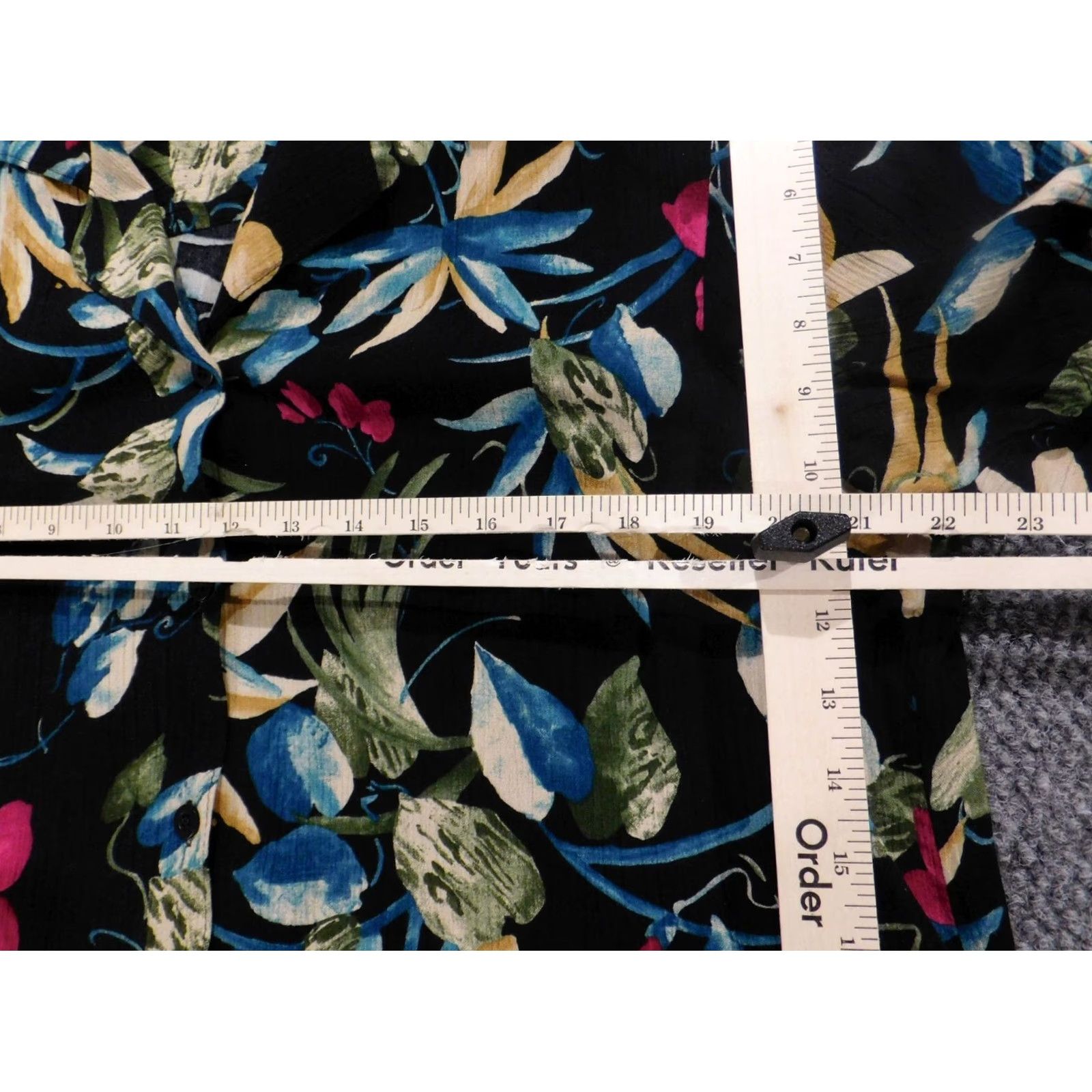 Vintage Alfred Dunner Button-Up Shirt Womens Black Floral Short Sleeve 16 Crew Neck Button Vintage? No, Regular Fit, Polyester, Casual Island Vibes Size XXL / US 16-18 / IT 52-54 - 6 Thumbnail