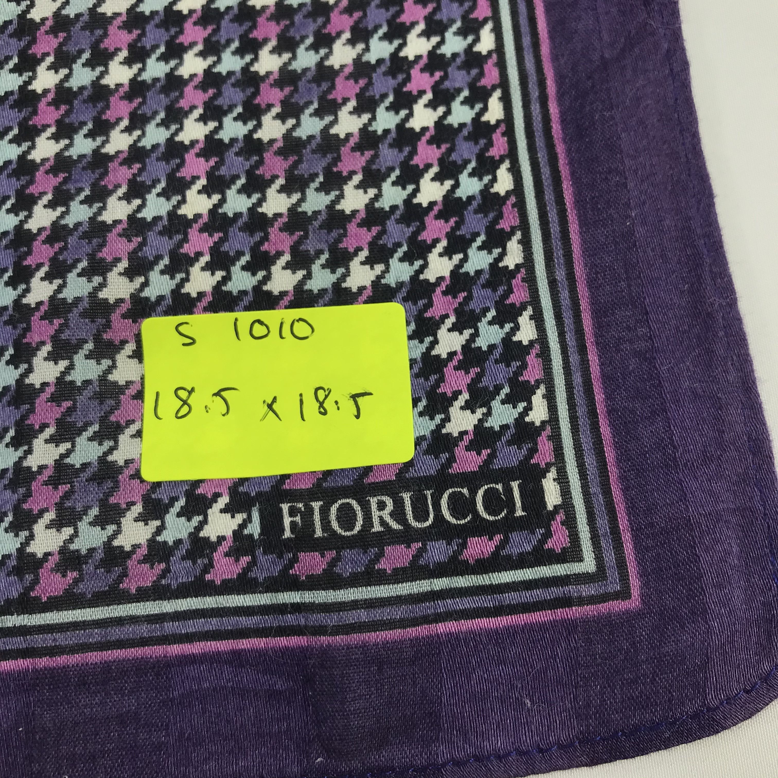 Fiorucci × Vintage Fiorucci Bandana / Handkerchief / Neckerchief - S1010 Size ONE SIZE - 5 Thumbnail