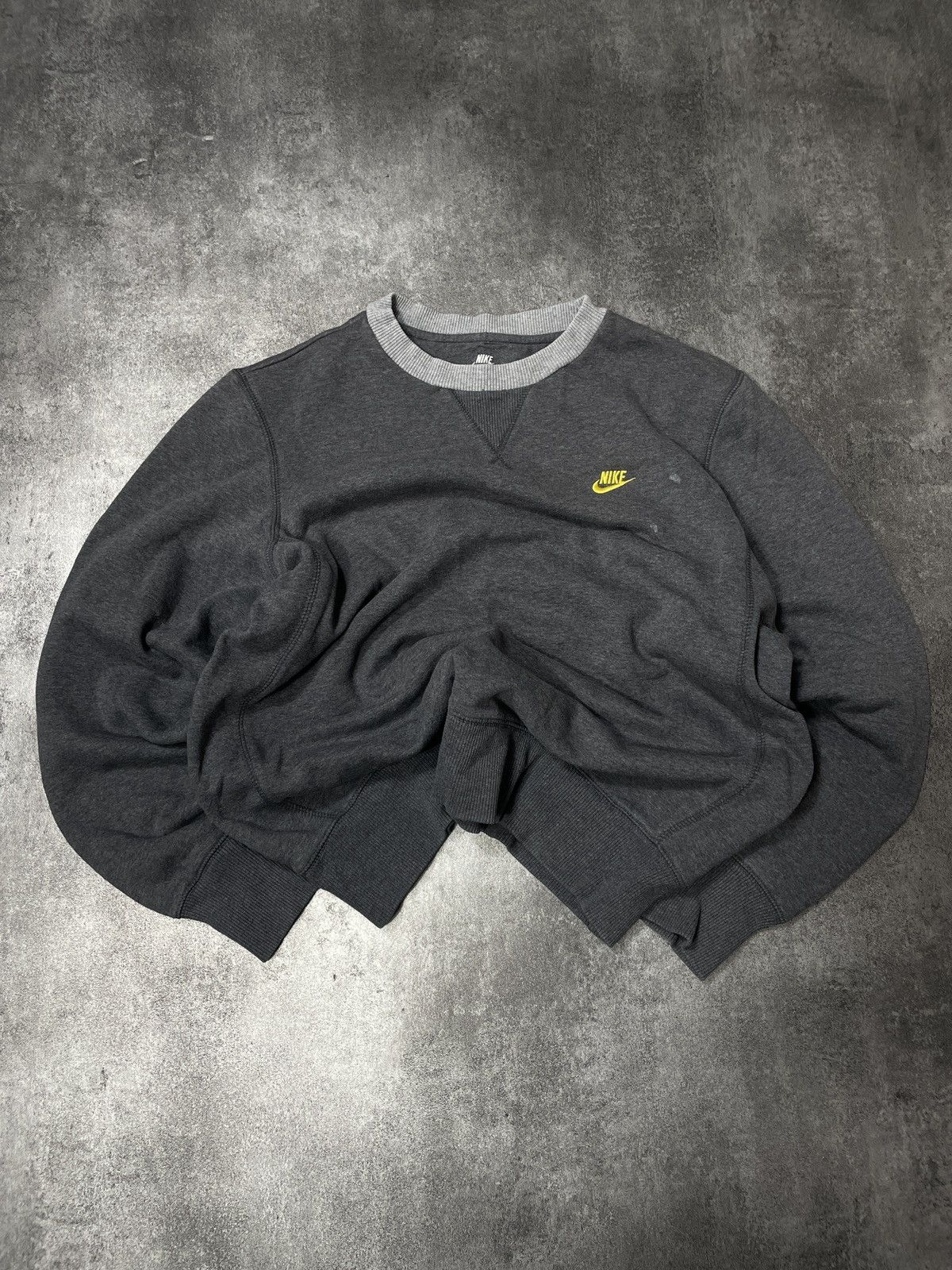 Nike 🔥Offers🔥Nike Vintage Y2K Sweatshirt Swoosh Rare Boxy Fit Size US M / EU 48-50 / 2 - 1 Thumbnail