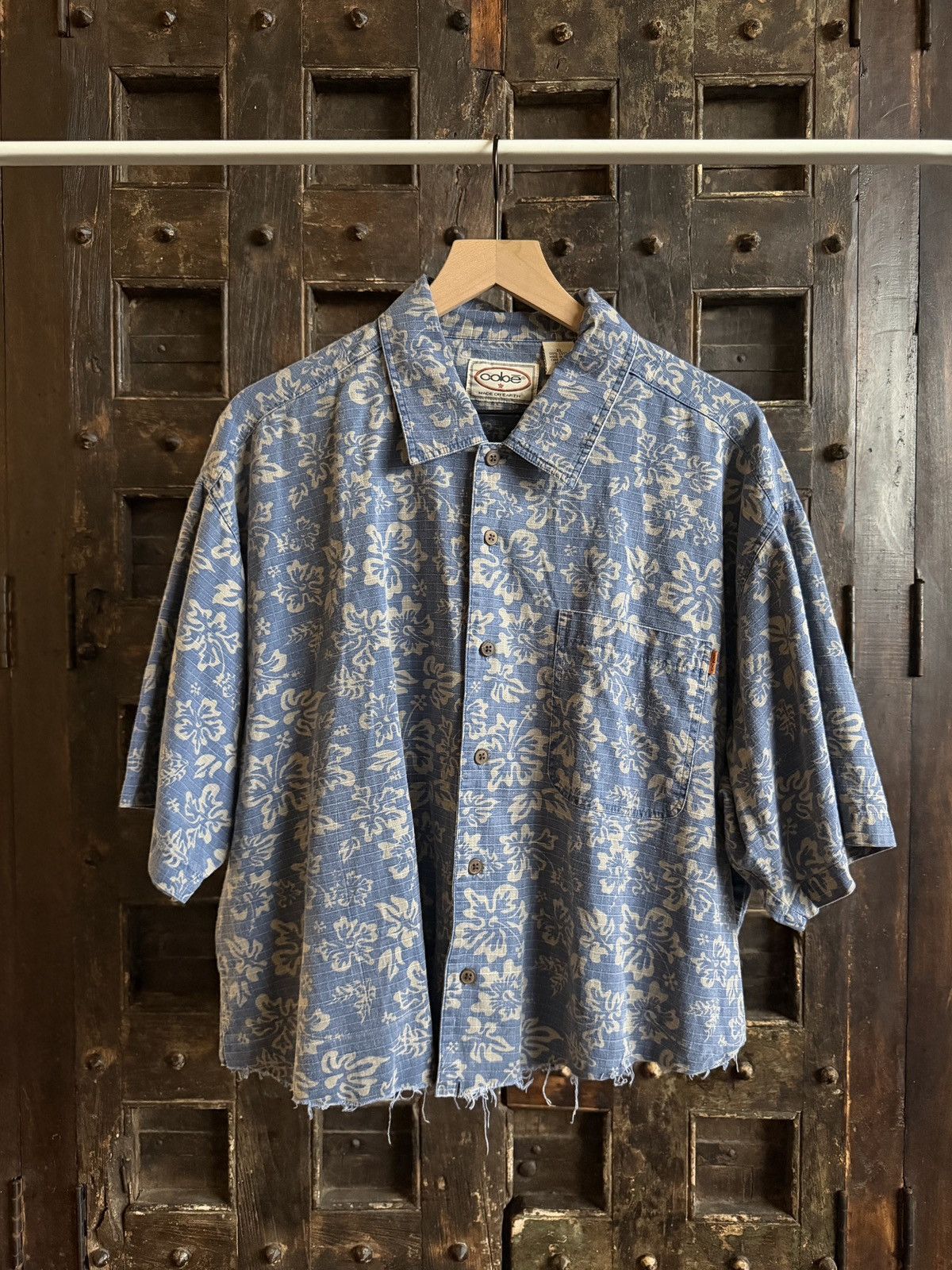 Other Vintage Oobe blue floral button up (XL) Size US XL / EU 56 / 4 - 1 Thumbnail