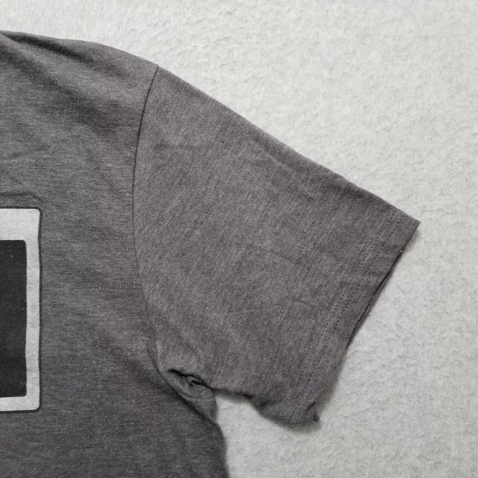Nintendo Nintendo Shirt Mens Large Gray Crew Neck Controller Size US L / EU 52-54 / 3 - 10 Thumbnail