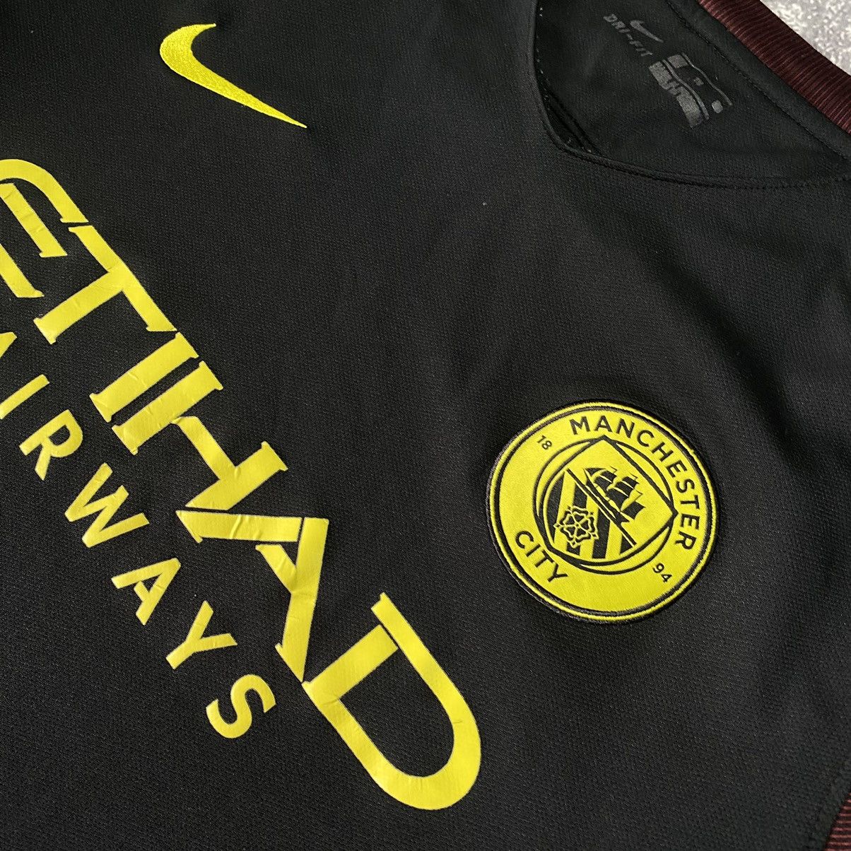 Vintage Men’s Nike Manchester City Small Logo team soccer jersey Size US XL / EU 56 / 4 - 4 Thumbnail