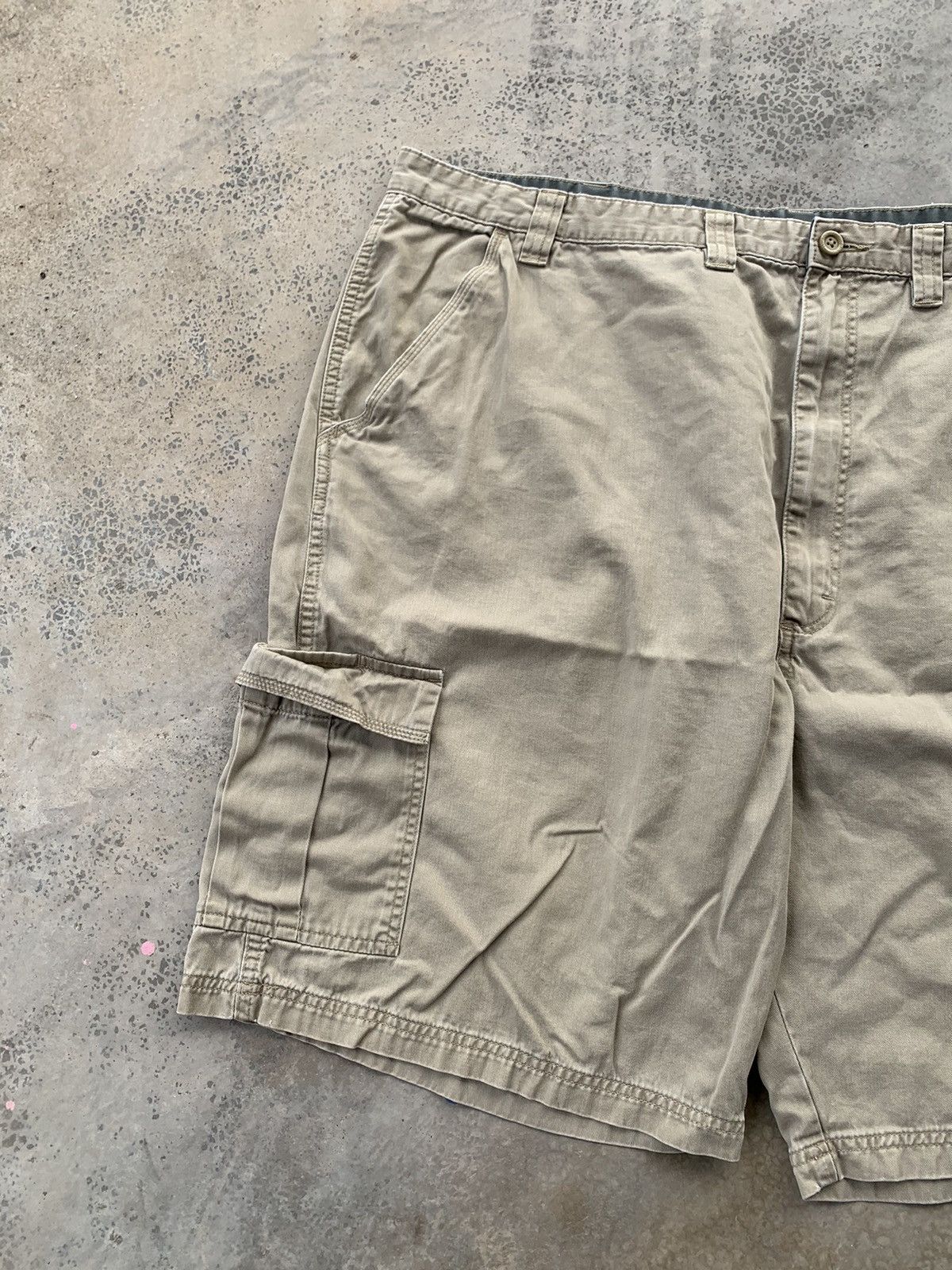 Wrangler 🔥 Big Size Wrangler Multipocket Cargo Short Pants Workwear Size US 44 / EU 60 - 5 Thumbnail