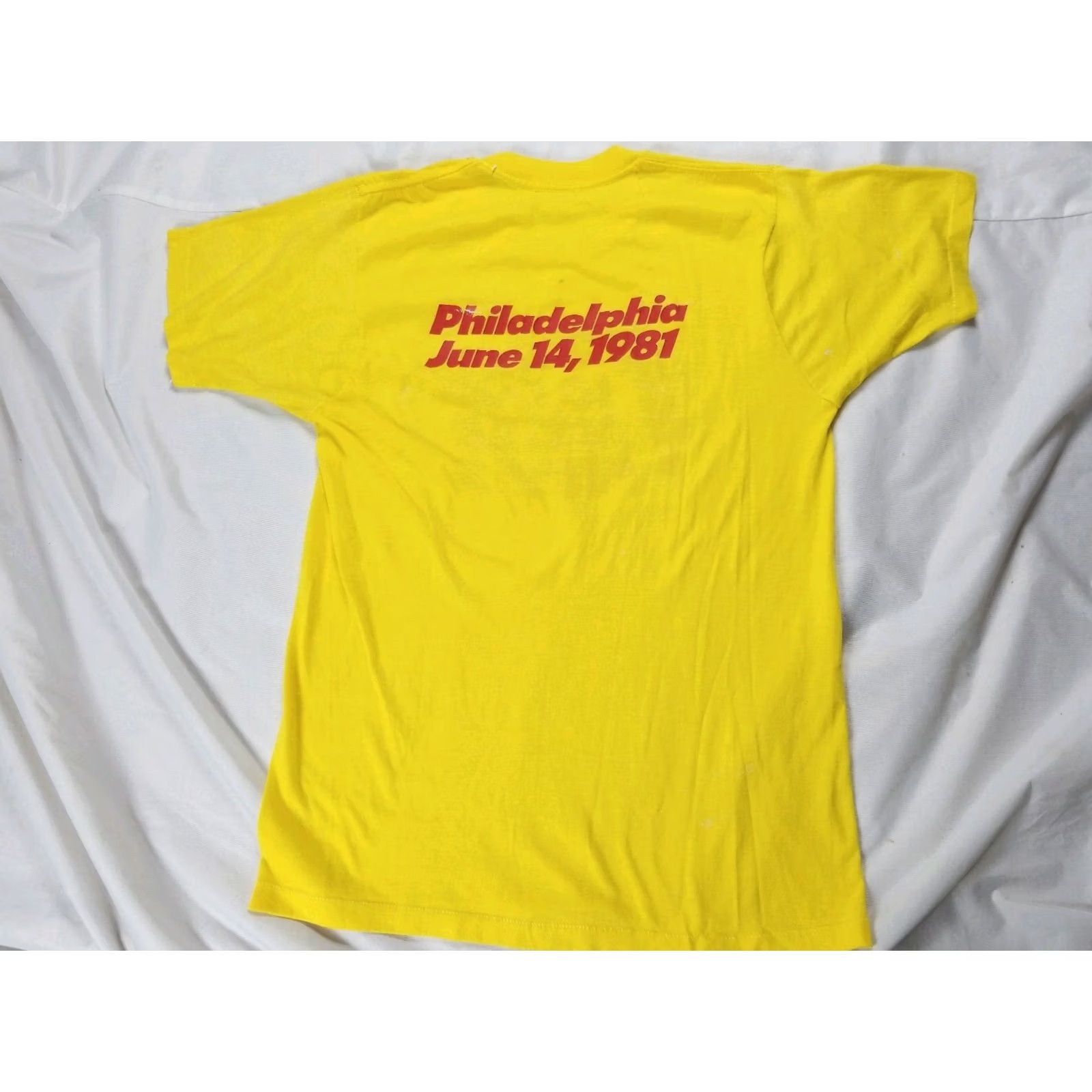 Vintage VINTAGE Pepsi 1981 CHALLENGE 10,000 METER SERIES RACE Yellow Philadelphia Graphic Tee Unisex Adult M/L Short Sleeve 1980s Size US M / EU 48-50 / 2 - 2 Thumbnail
