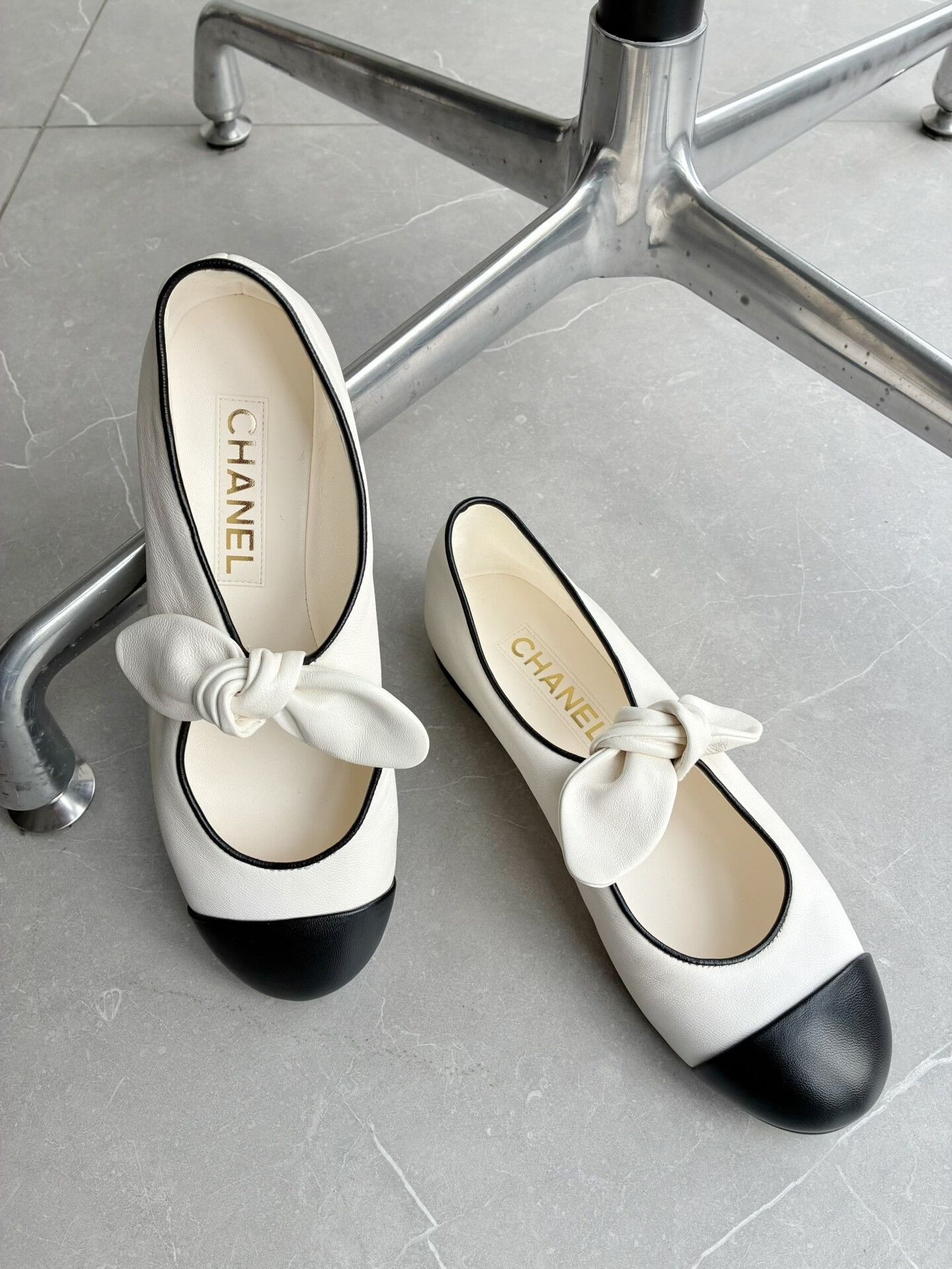 Chanel Chanel 25C Bow Mary Jane Shoes Size US 6 / IT 36 - 1 Thumbnail