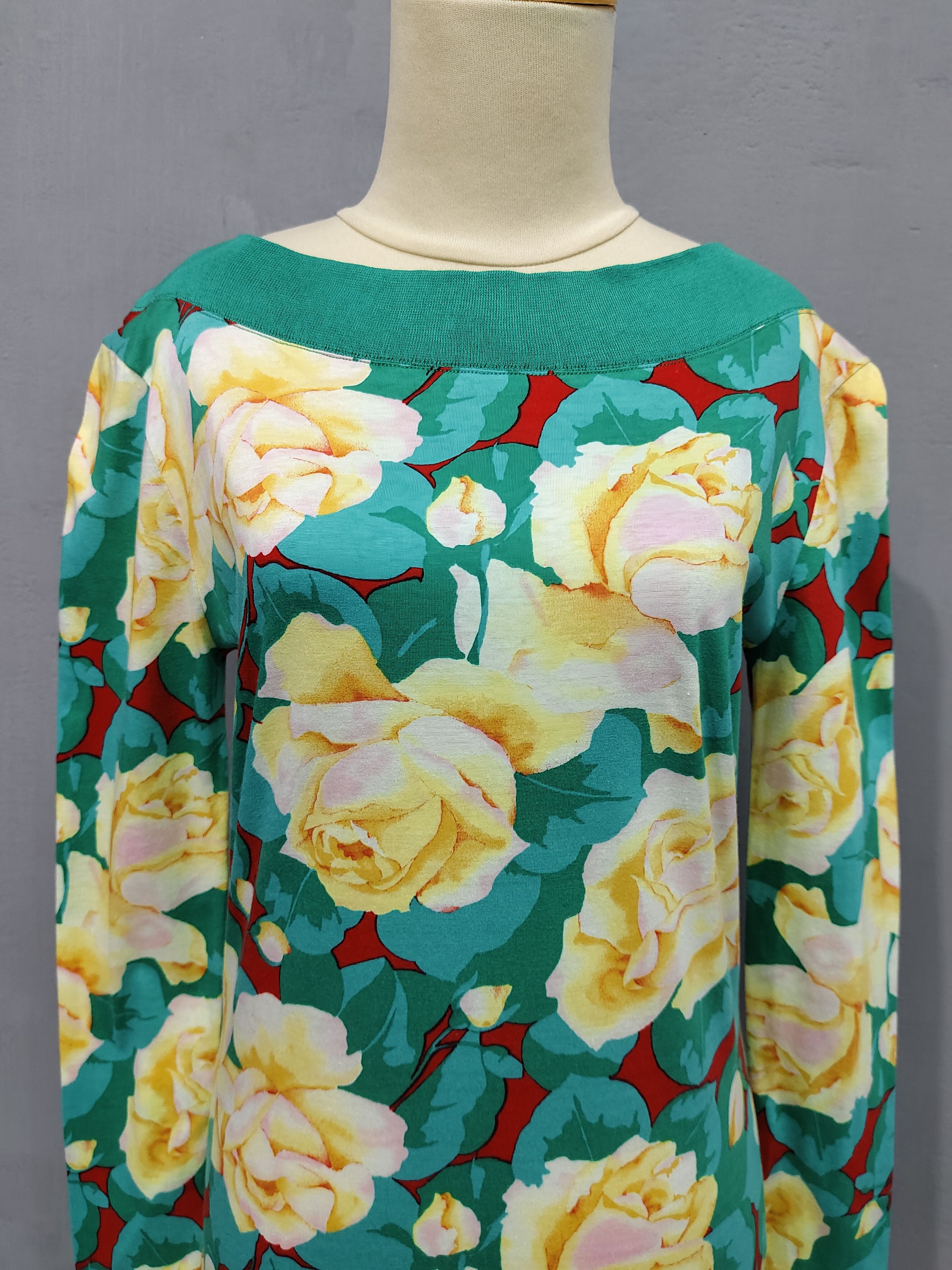 Gucci 80s Gucci- Archive Floral Rose Print Wide Round Neckline Top Size M / US 6-8 / IT 42-44 - 12 Thumbnail