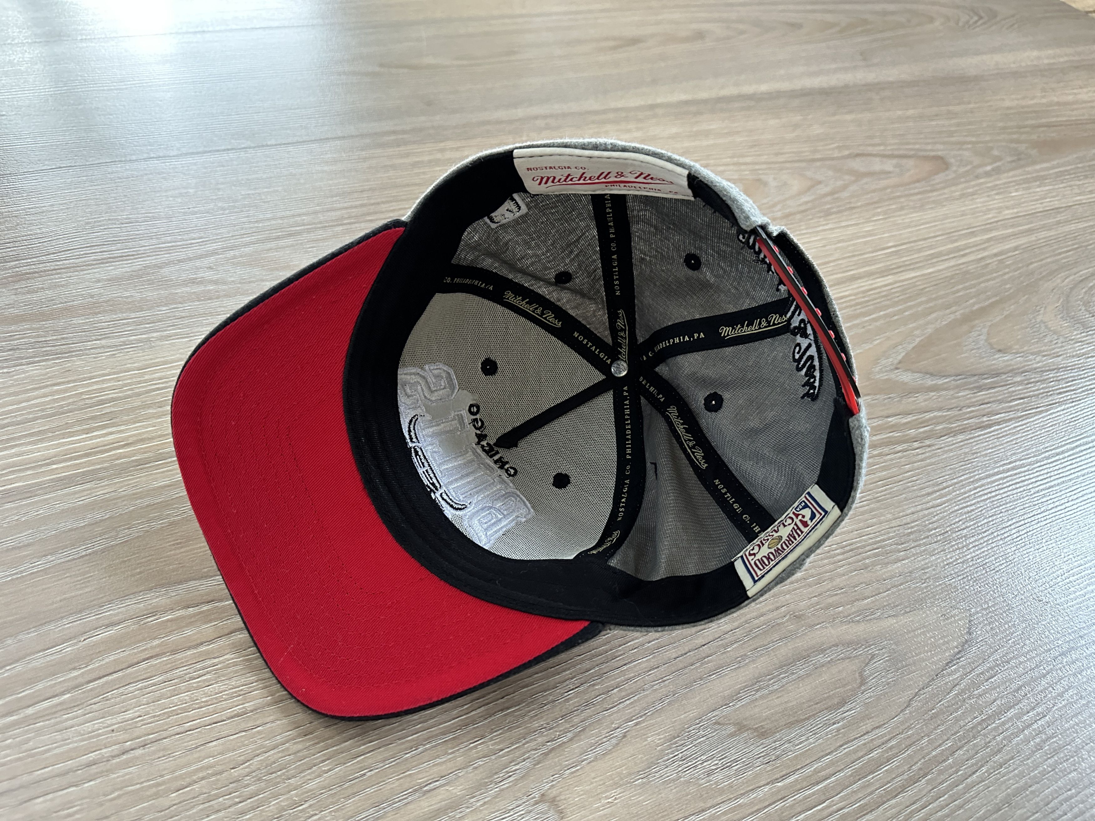 Mitchell & Ness × NBA Vintage Chicago Bulls Mitchell & Ness Grey Snapback 2013 Size ONE SIZE - 6 Thumbnail