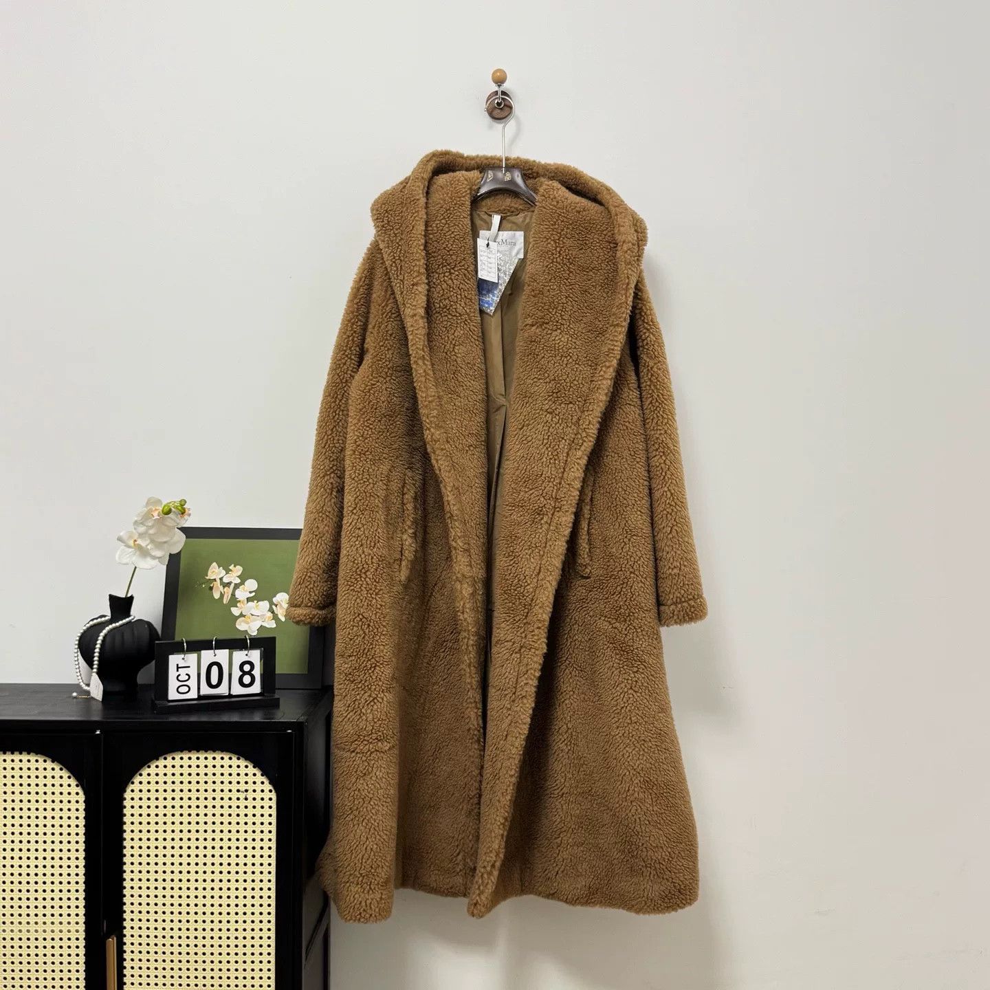 Max Mara long camel teddy wool coat by maxmara Size US M / EU 48-50 / 2 - 1 Thumbnail