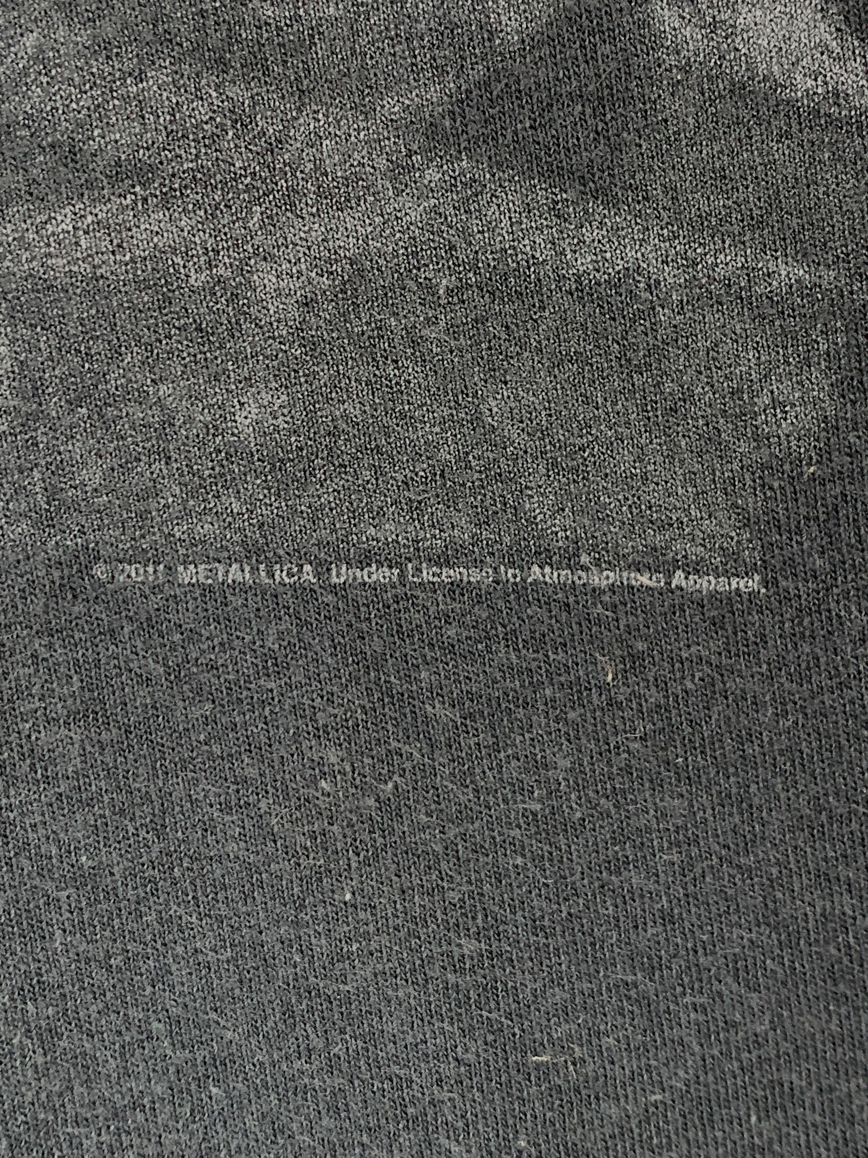 Metallica Vintage Metallica Black Album Cover Promo T Shirt TA0241 Size US XL / EU 56 / 4 - 10 Thumbnail