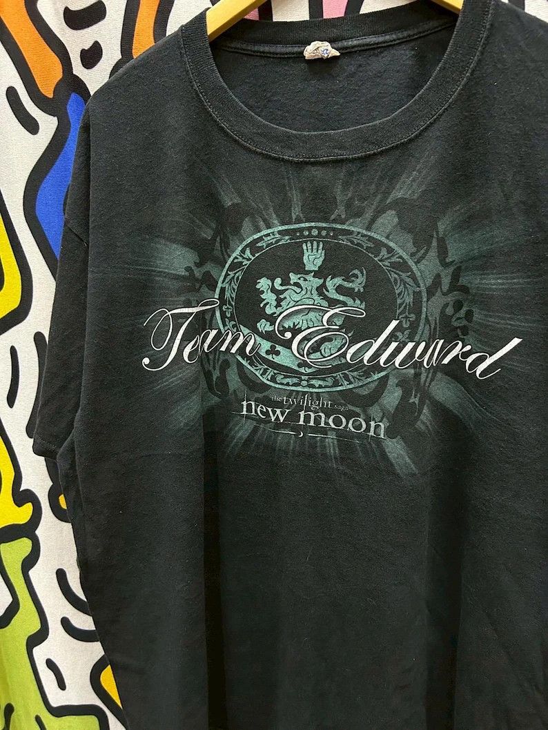 Vintage Vintage 2000s The Twilight Movie tshirt size 2XL Size US XXL / EU 58 / 5 - 1 Thumbnail