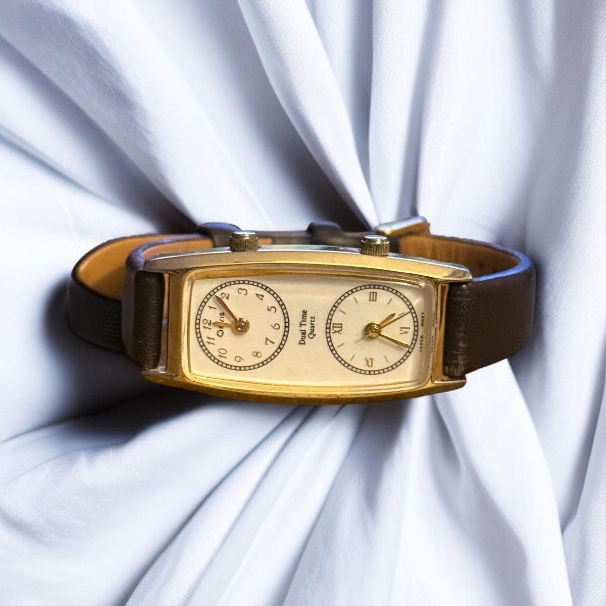 Orvis Orvis Dual Time rectangle face leather watch Size ONE SIZE - 1 Thumbnail