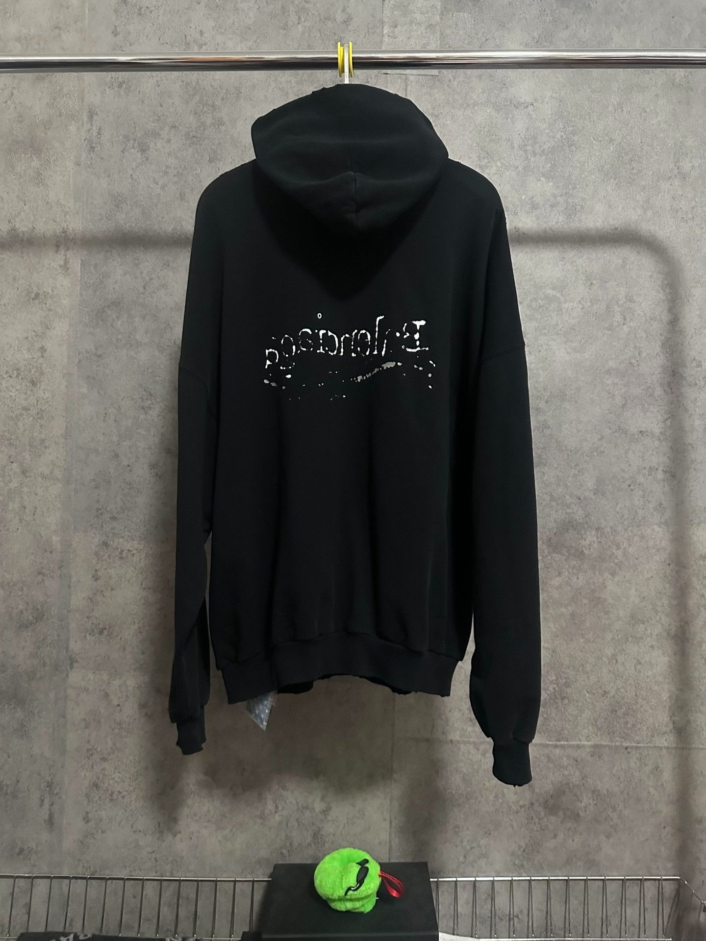 Balenciaga Balenciaga Graffiti Cola Wave Print Logo Hoodie Size US L / EU 52-54 / 3 - 4 Thumbnail