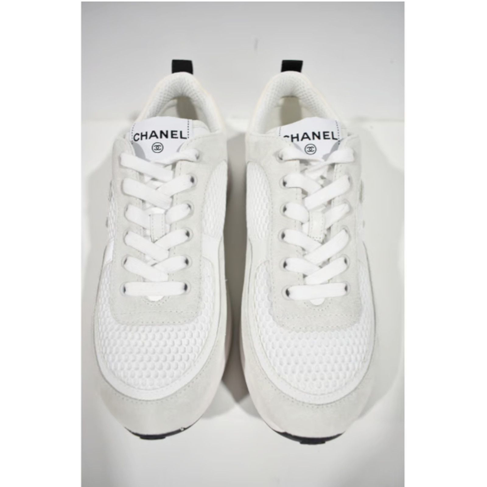 Chanel 22P Classic CC Lace Up Flat Runner Trainer Sneaker 39.5 Size US 9.5 / IT 39.5 - 7 Thumbnail