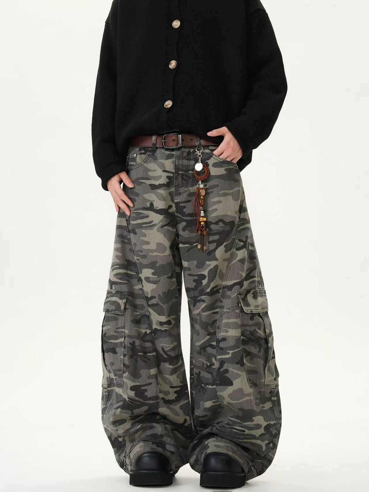 Japanese Brand American retro camouflage wide-leg cargo jeans Size US 32 / EU 48 - 1 Thumbnail