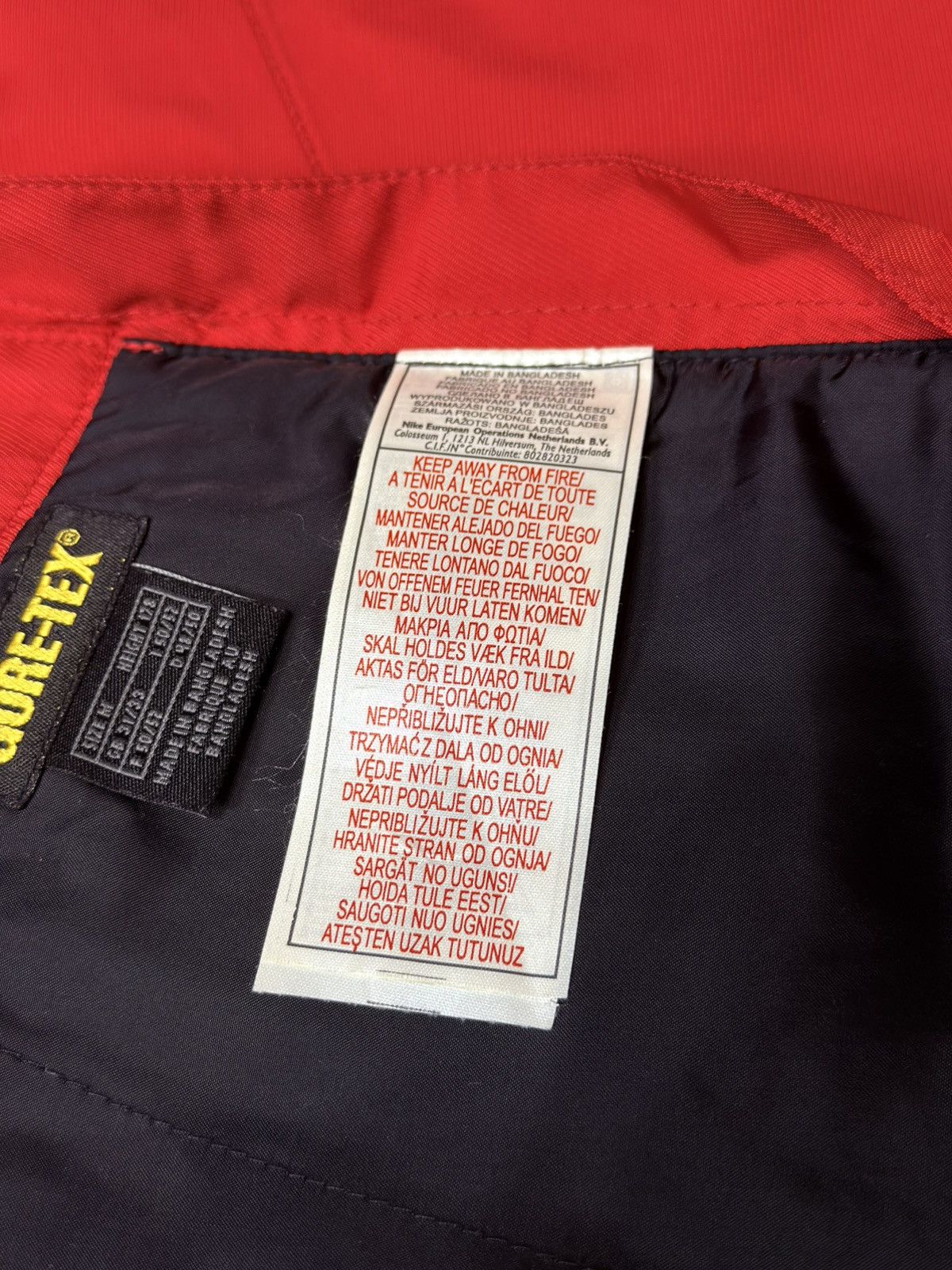 Nike ACG Sick Vintage Nike ACG Goretex Pants Balenciaga Arcteryx Ski Size US 34 / EU 50 - 19 Thumbnail