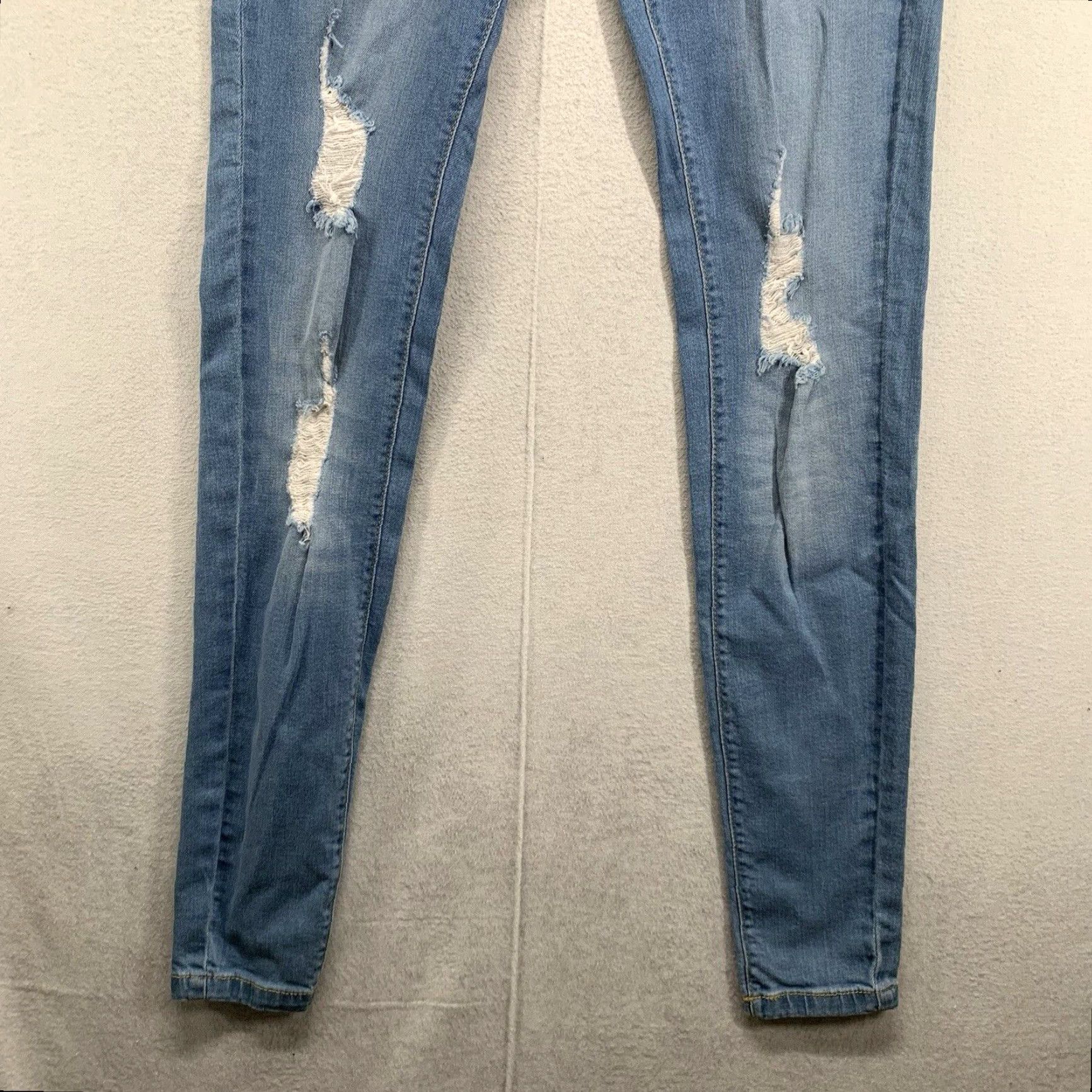 Fashion Nova VINTAGE Fashion Nova Skinny Jeans Size 0 Women Mid-Rise Distressed Light Blue Denim Streetwear Size 25" / US 0 / IT 36 - 6 Thumbnail
