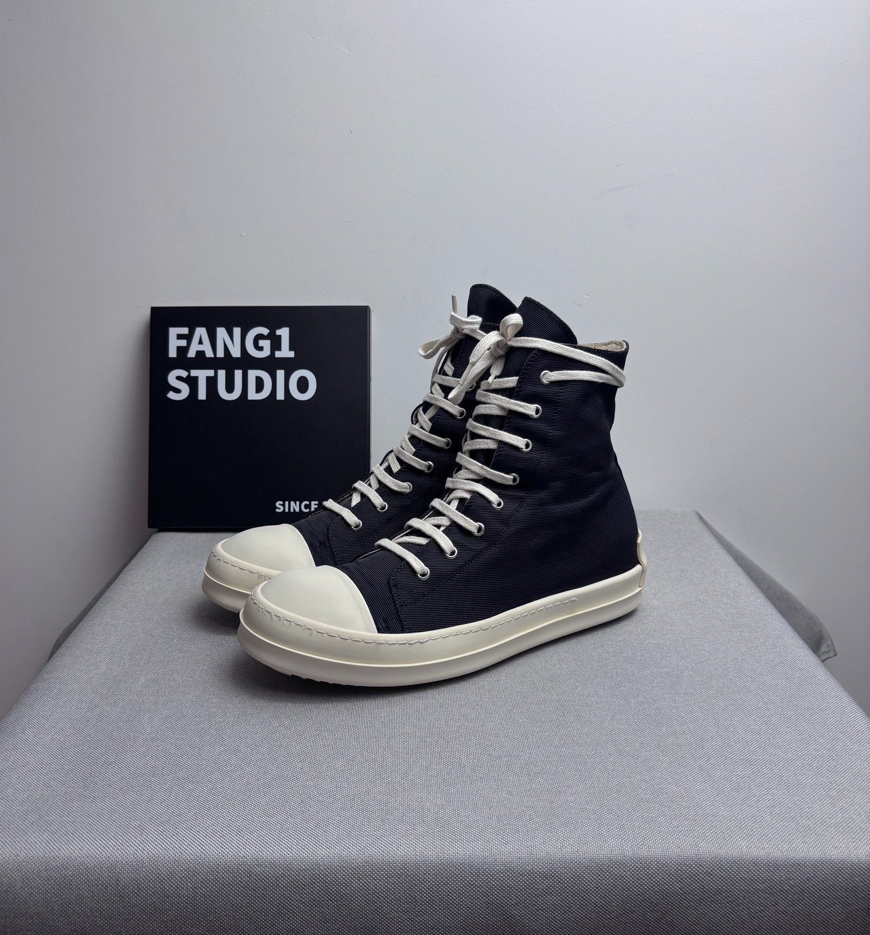 Rick Owens Rick Owens Hitop Sneakers 10 Men Size US 10 / EU 43 - 1 Thumbnail