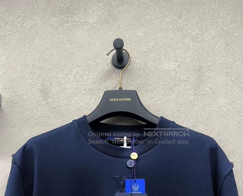 Louis Vuitton Louis Vuitton Solid Logo Crew Neck Short Sleeve Size US M / EU 48-50 / 2 - 4 Thumbnail